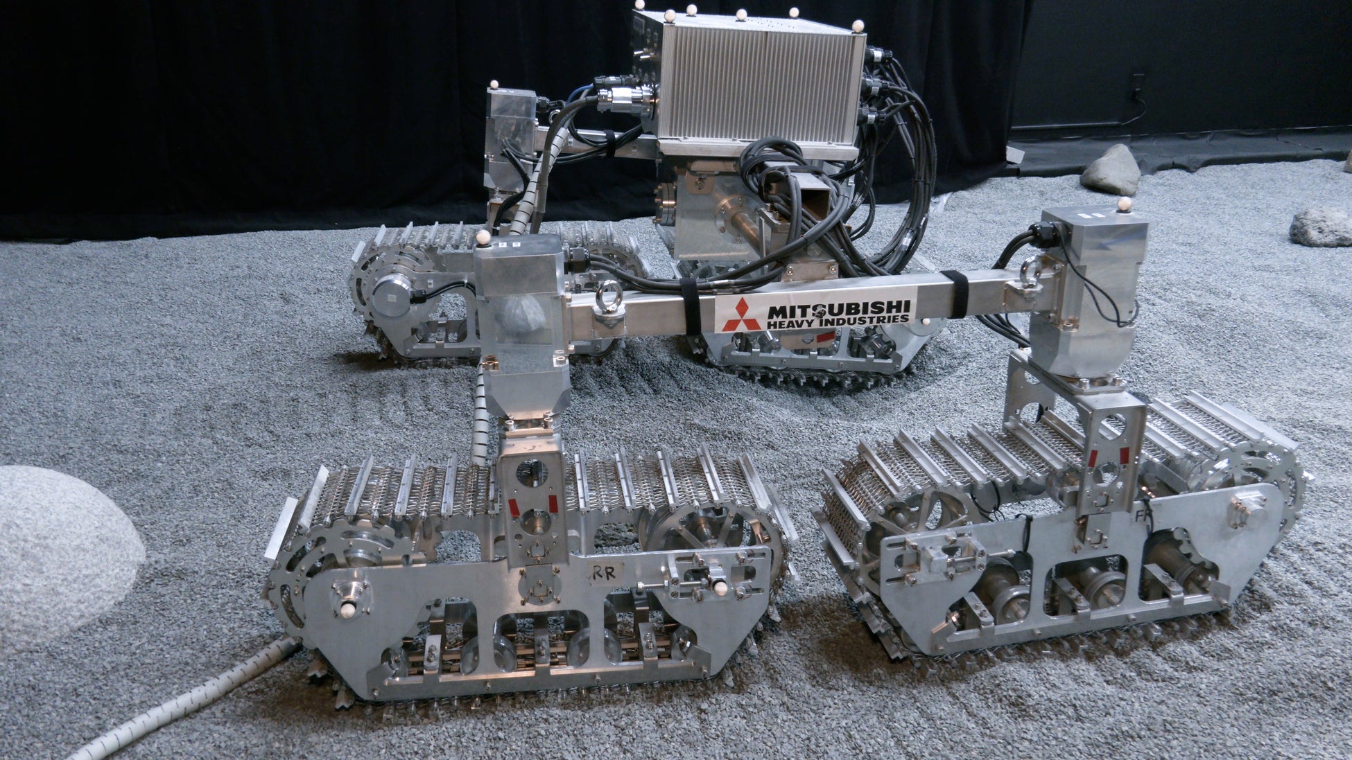 探査ローバの試作車(提供:JAXA)