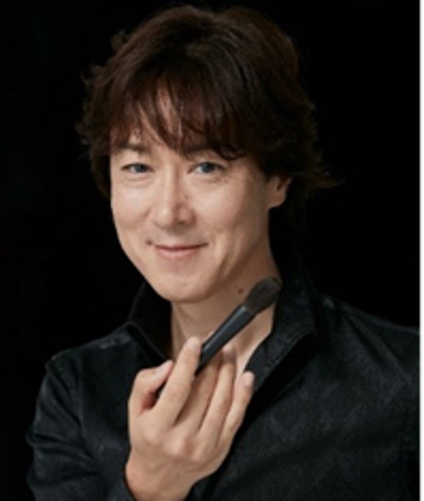 ナリス化粧品　チーフメーキャップアーティスト　佐々木誠二