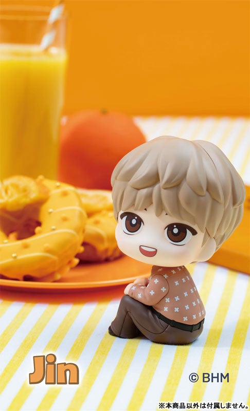 TinyTAN』が、Dynamiteの衣装を身にまとってフィギュアシリーズ