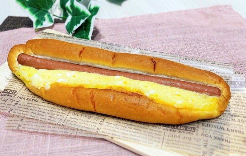 惣菜パン部門1位　VLロングウインナーパン（たまご）