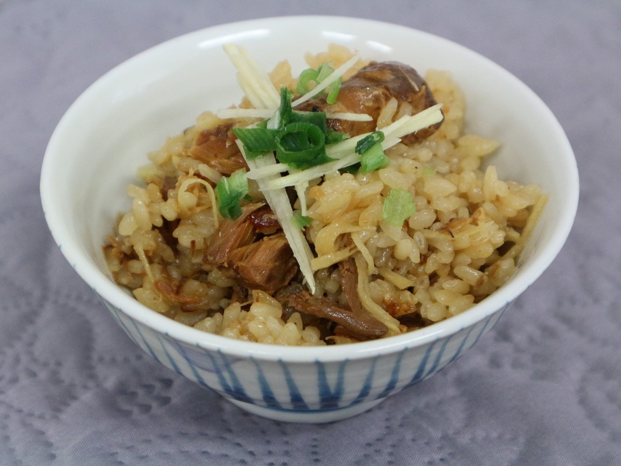 味付け不要！さばみそ煮缶で炊き込みごはん