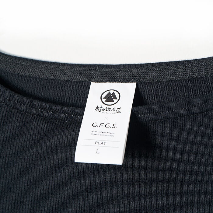 コラボのタグデザインにもこだわったカットソー