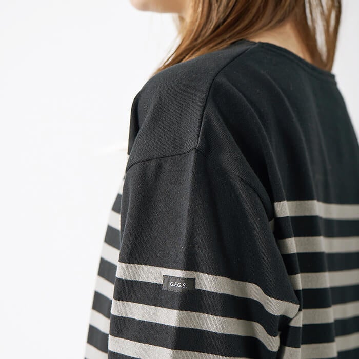 肩部分のG.F.G.Sロゴがポイント
