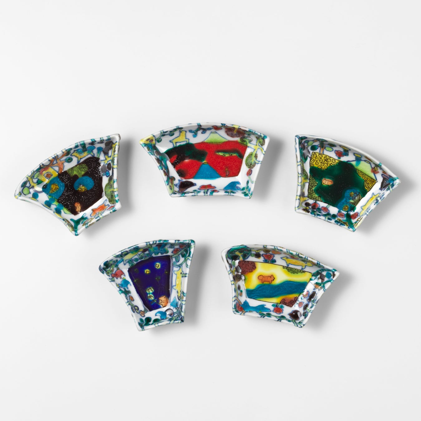 米田 文 「扇五彩小皿」(4.5~5.3×3~8.5×高さ2.2cm)