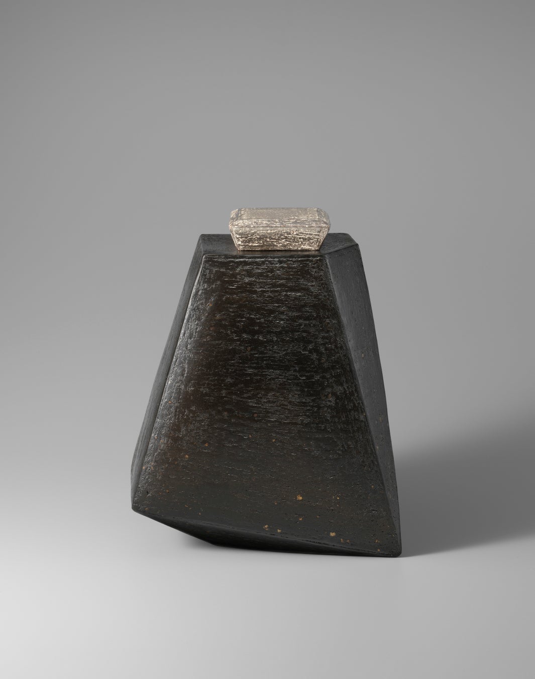 セイコーハウス銀座ホールで開催される「薪で焼いた 白と黒のシャープネス」展 セイコーハウス銀座ホールで開催される「薪で焼いた 白と黒のシャープネス」展