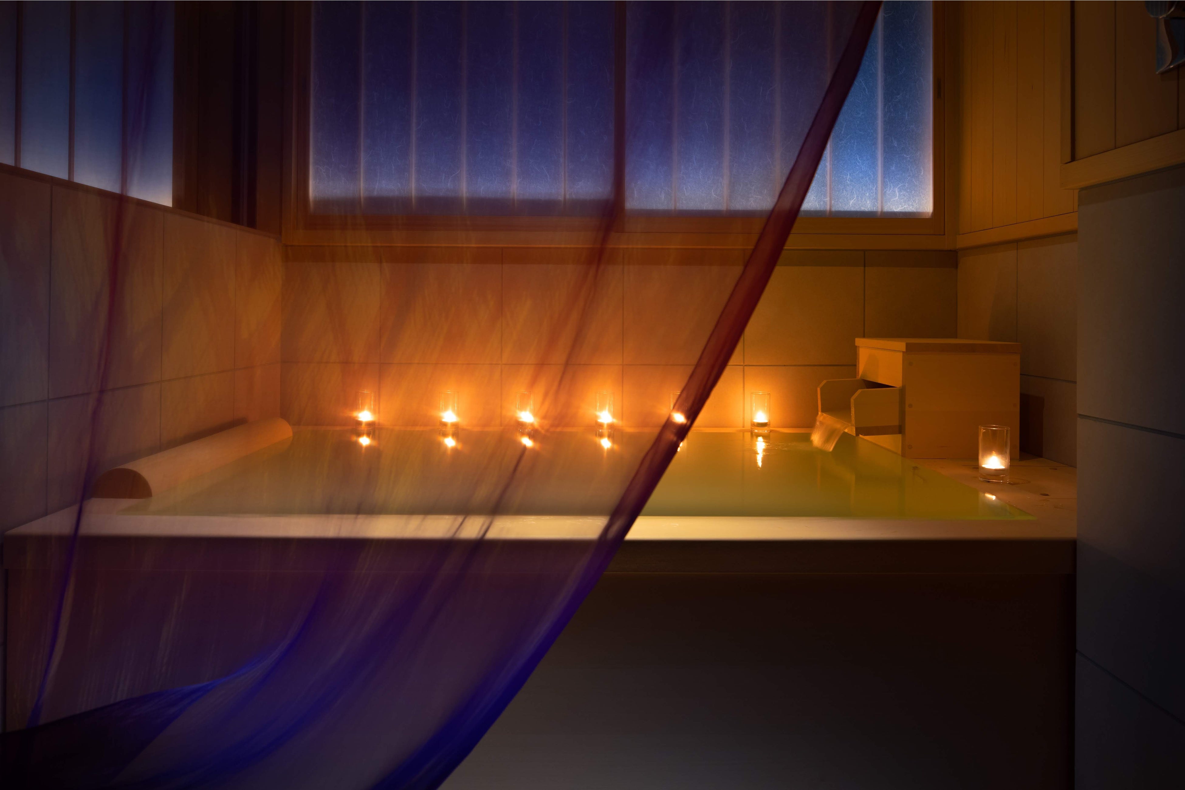 ハリウッドツインルーム　浴室　檜風呂