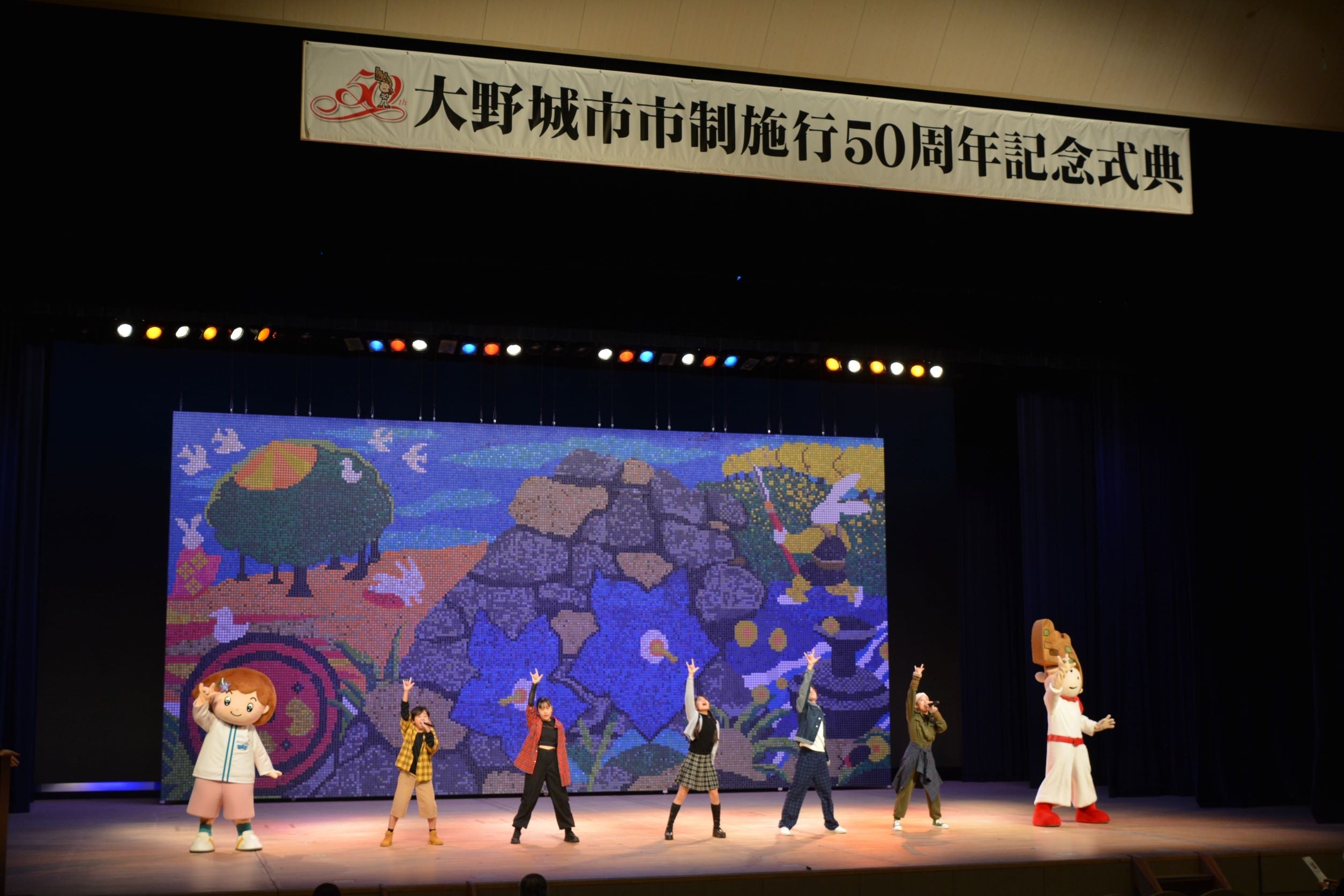 「手と手つないで～まどかな街～」を歌唱するバリカタキッズ①