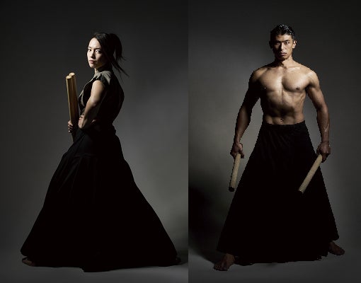 写真:岡本隆史 衣装デザイナー、堂本教子氏(劇団☆新感線や歌舞伎NEXTなどコンテンポラリーダンス、舞踊、演劇、オペラ等の美術・衣装デザイン製作を広く手がけている)による、従来の鼓童のクラシックなスタイルである半纏から印象を一新した衣装を新規に製作