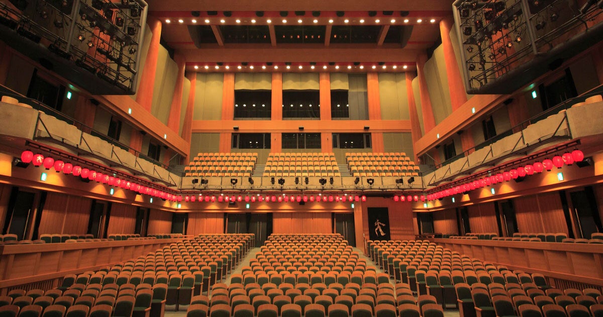 京都芸術劇場 春秋座