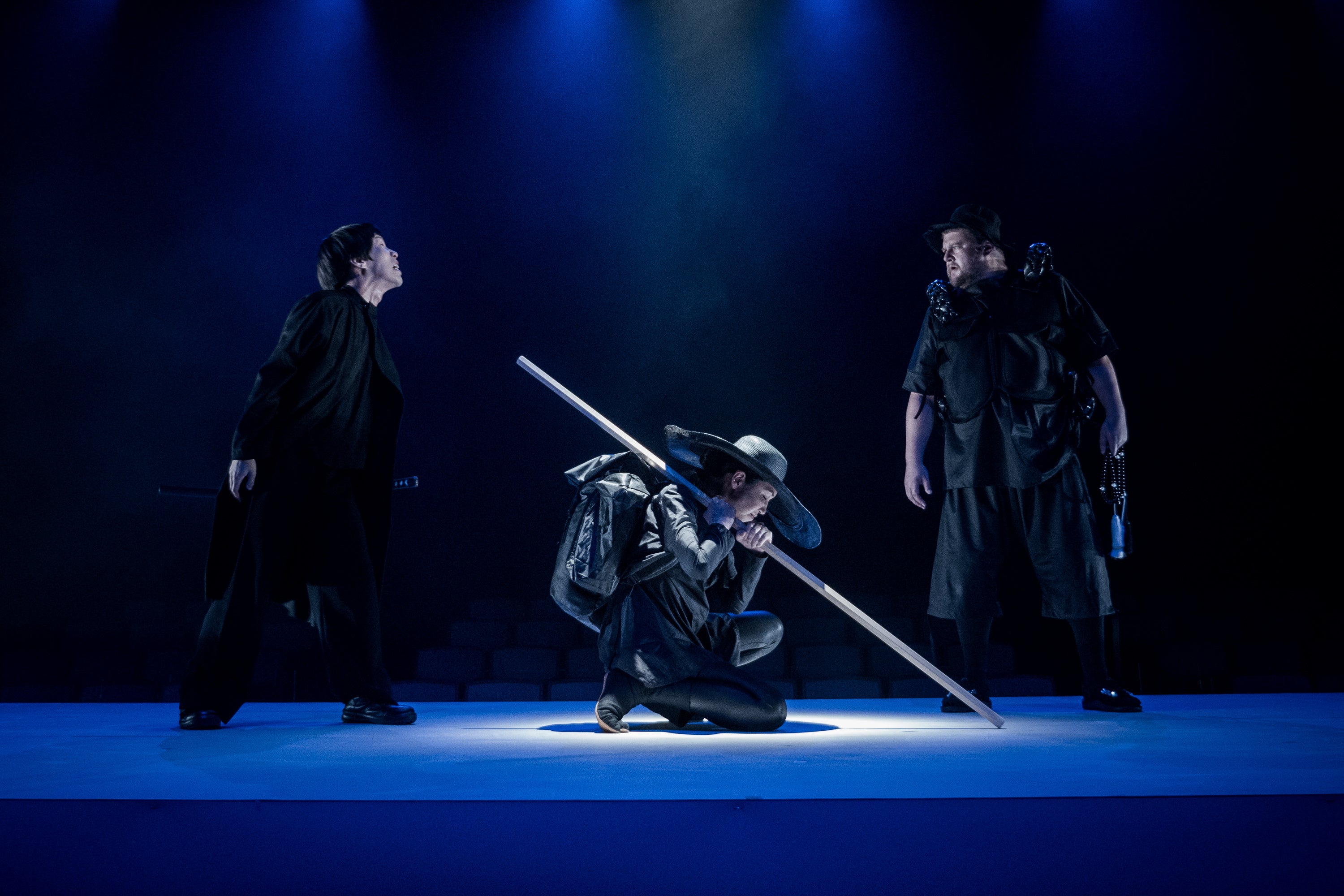 木ノ下歌舞伎『勧進帳』（2016）監修・補綴：木ノ下裕一　演出・美術：杉原邦生　撮影：井上嘉和　提供：KYOTO &nbsp; &nbsp;EXPERIMENT事務局