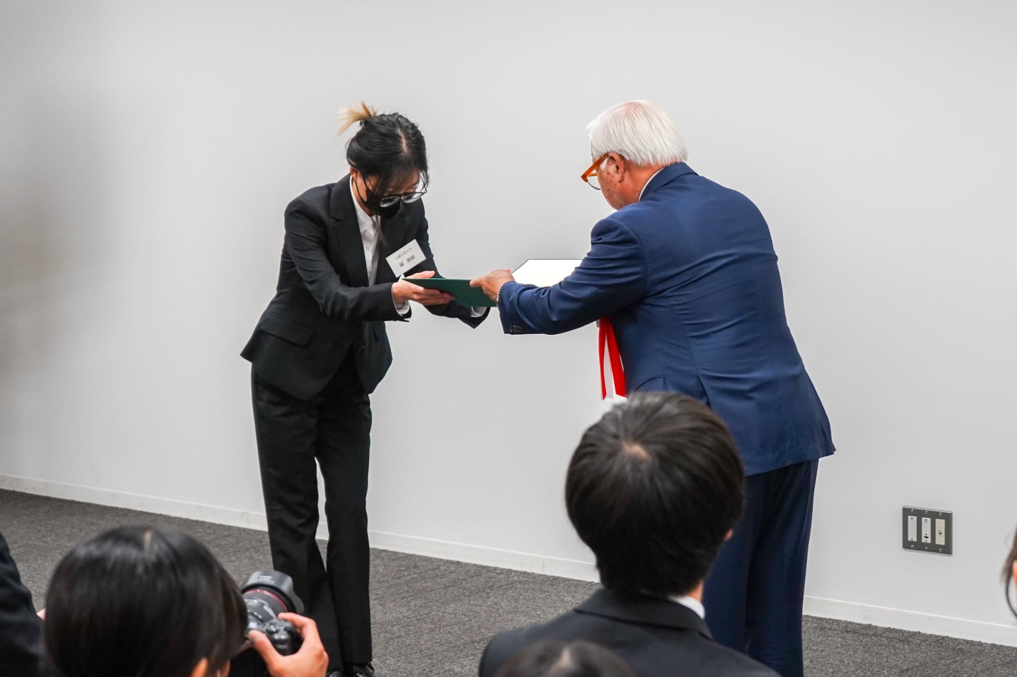 京都中央信用金庫 理事長 白波瀬 誠さんからオーディエンス賞を授与されました