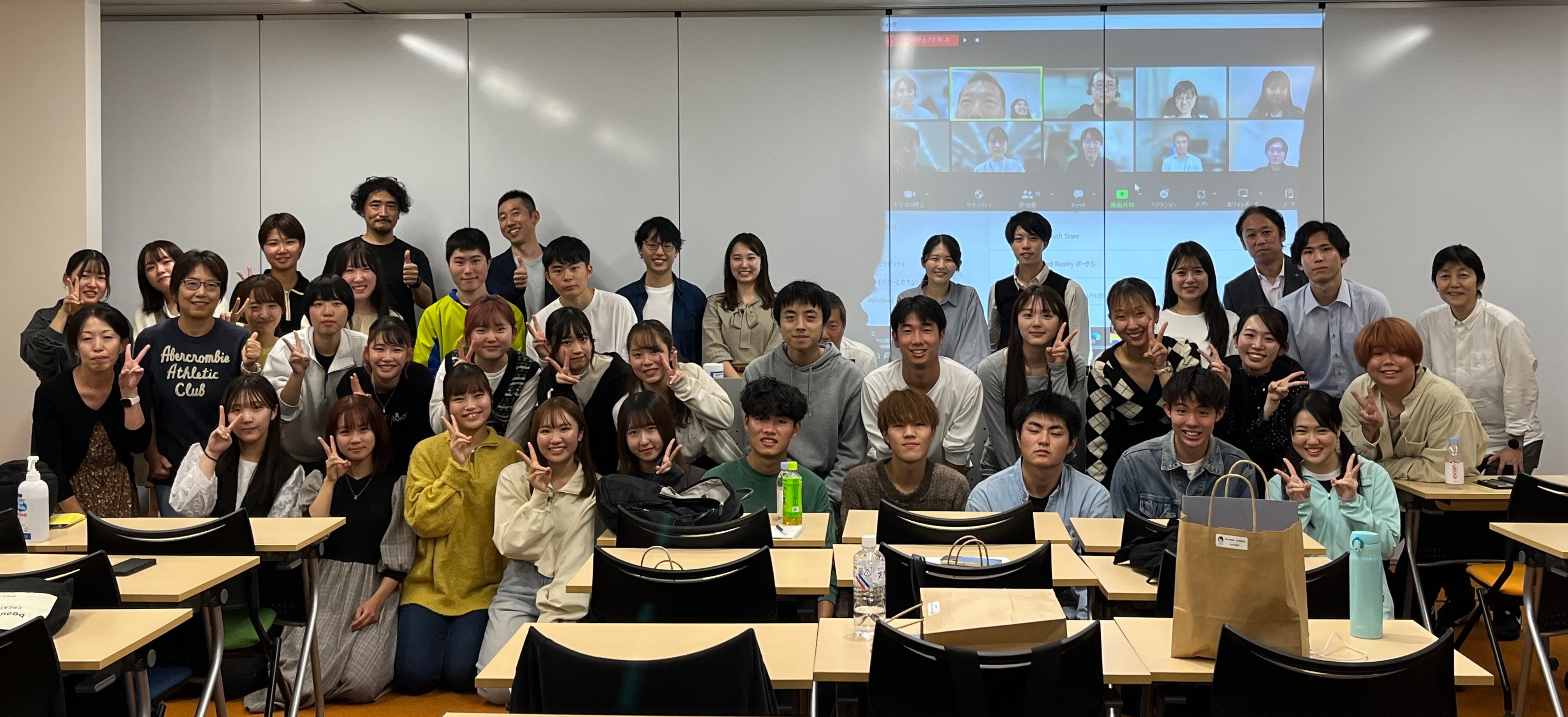 詫摩教授も参加した中央大学の商品企画パートの最終発表の様子