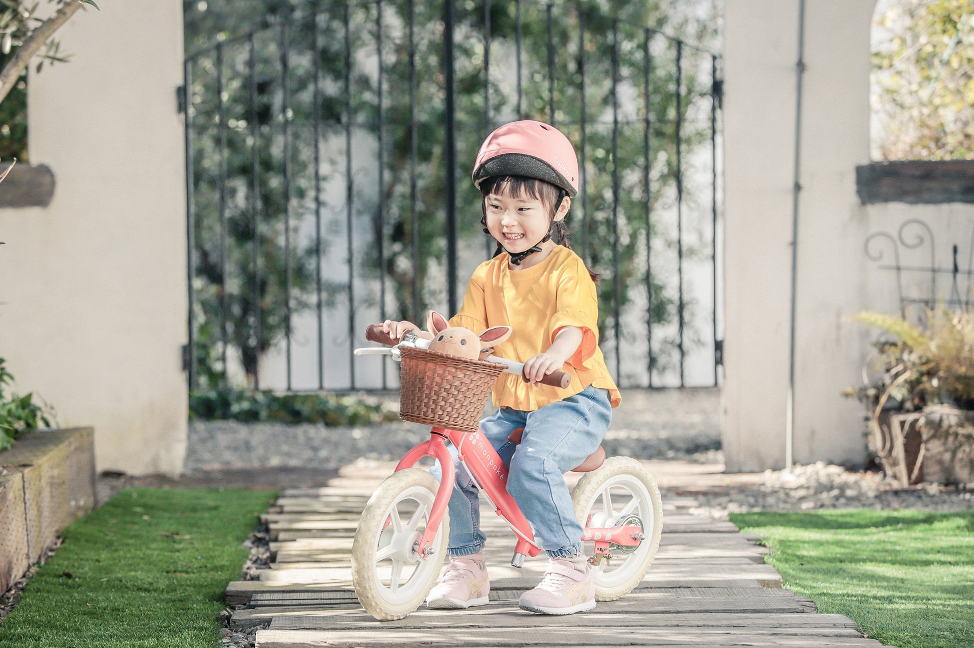 ポッチャマが登場 モンポケ22ss Lookbookを公開 株式会社小学館集英社プロダクション Shopro のプレスリリース ポッチャマが登場 モンポケ22ss Lookbookを公開 株式会社小学館集英社プロダクション Shopro のプレスリリース