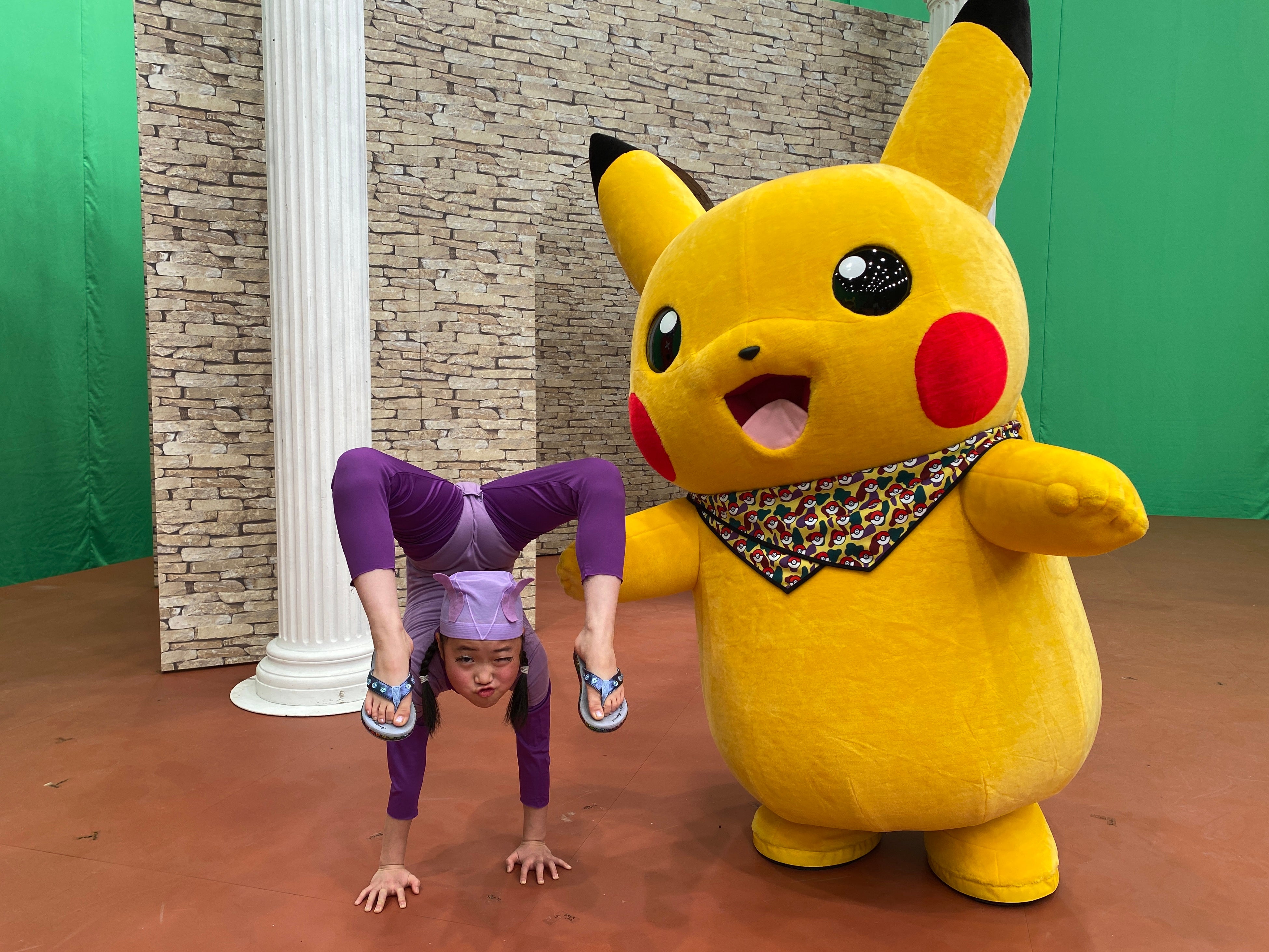 まるでヌメラのような軟体パフォーマー・深井はんなちゃん