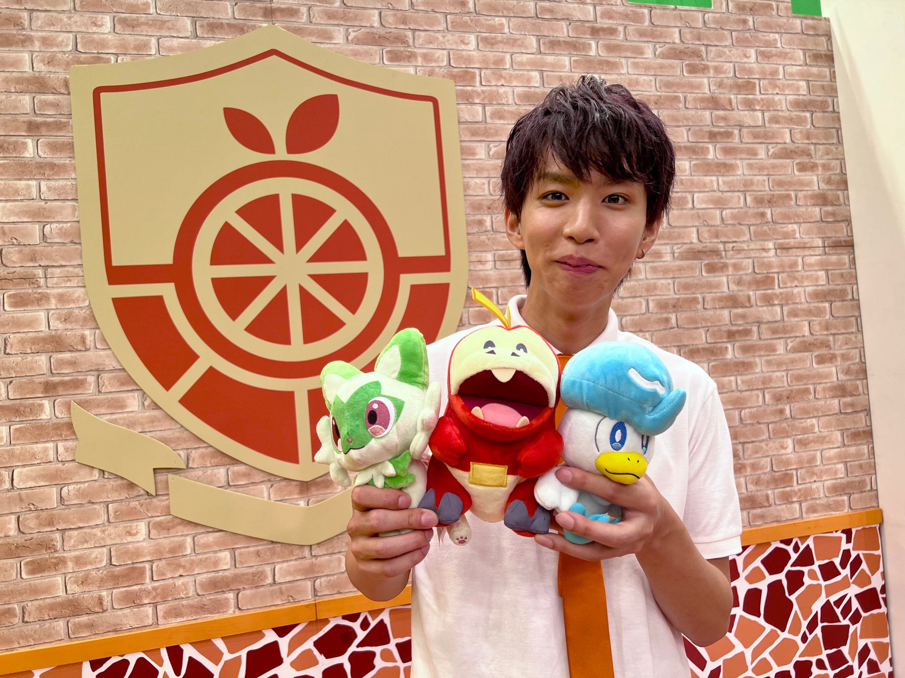 ポケモン大好きなはじめしゃちょー。ニャオハ・ホゲータ・クワッスの3匹にも大興奮!!