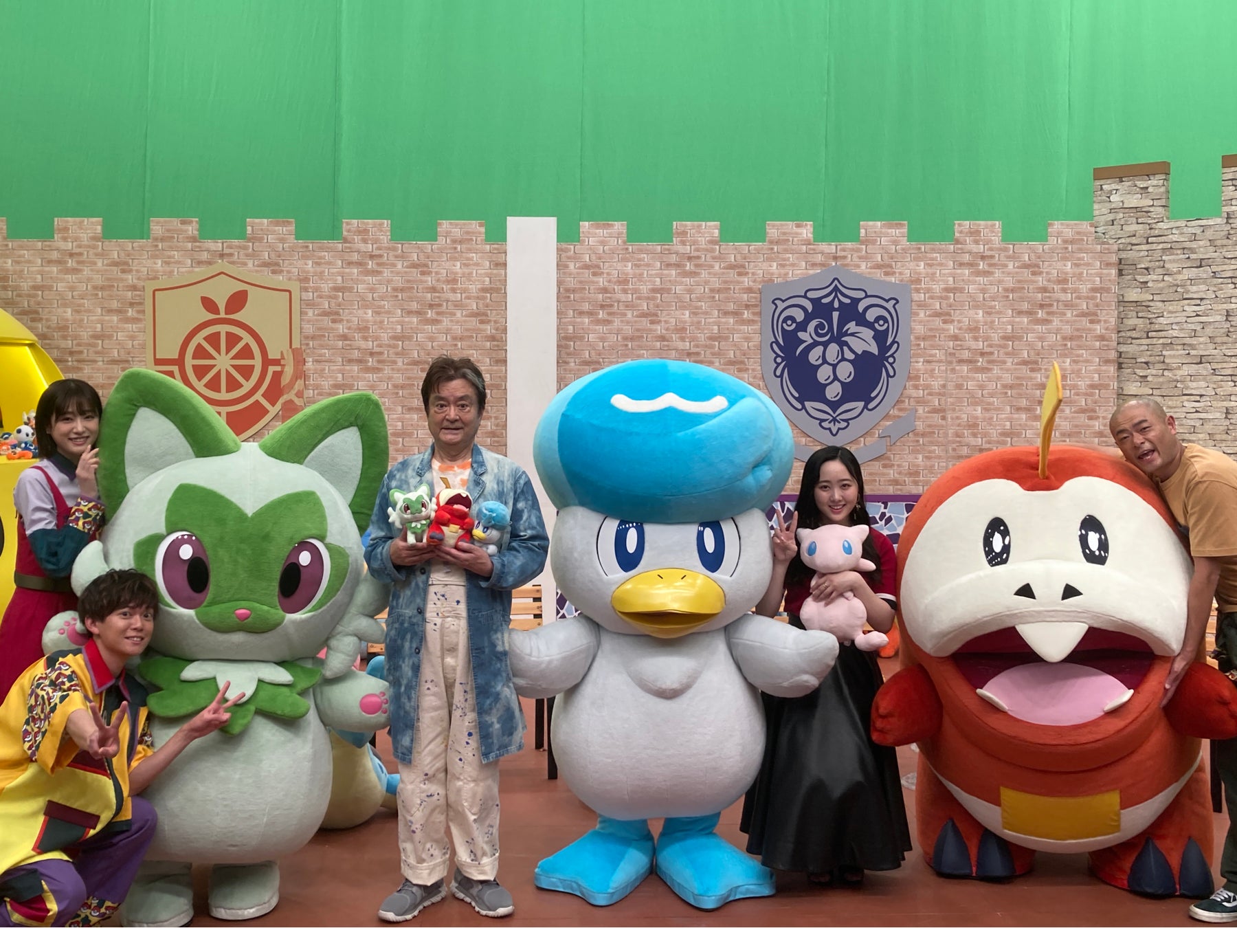 大御所俳優・大和田伸也さんがポケモン初心者の本田望結ちゃんと共にポケどこ初登場!幻のポケモン・ミュウとの記念写真も撮影! 大御所俳優・大和田伸也さんがポケモン初心者の本田望結ちゃんと共にポケどこ初登場!幻のポケモン・ミュウとの記念写真も撮影!