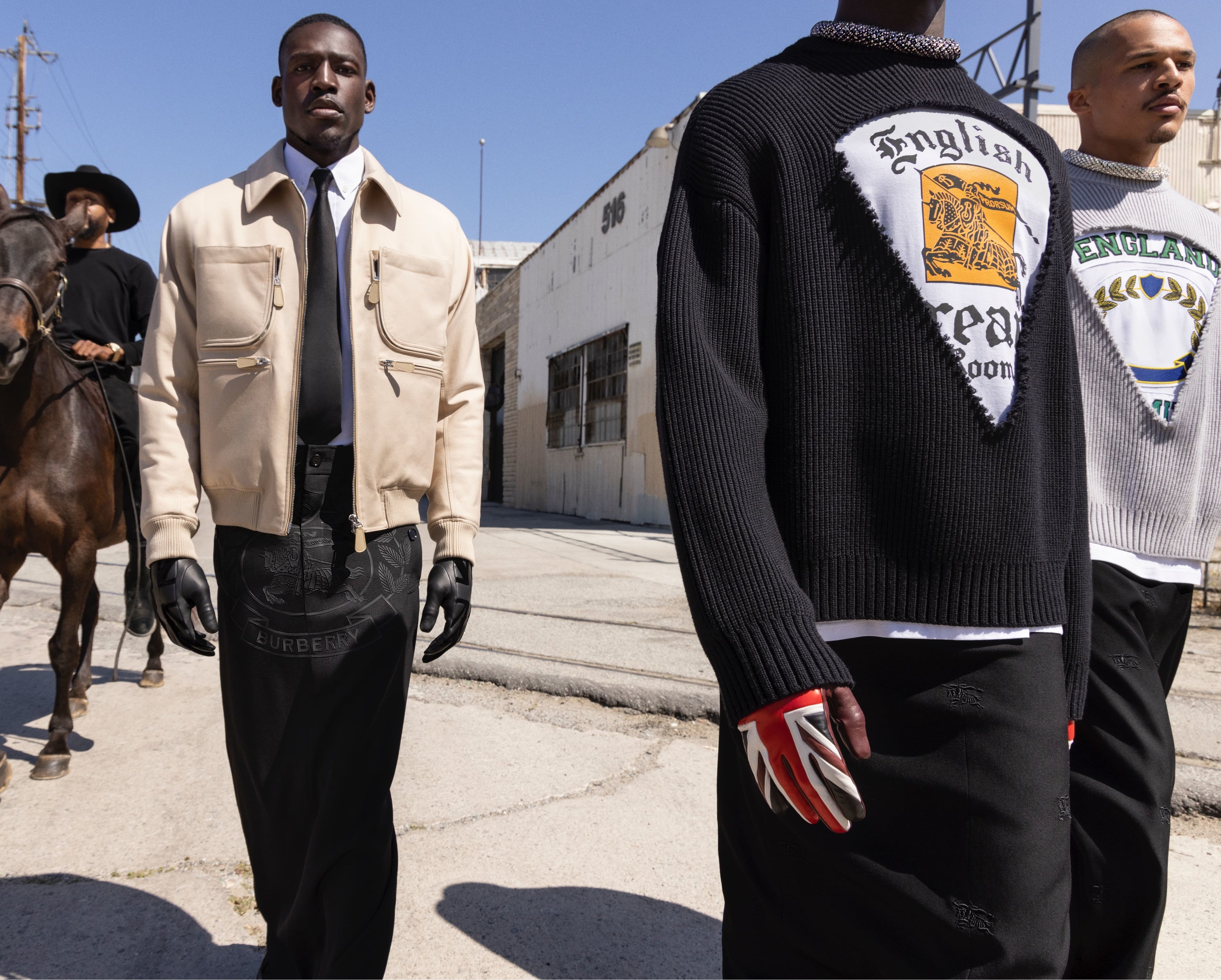 © Courtesy of Burberry／Inez and Vinoodh