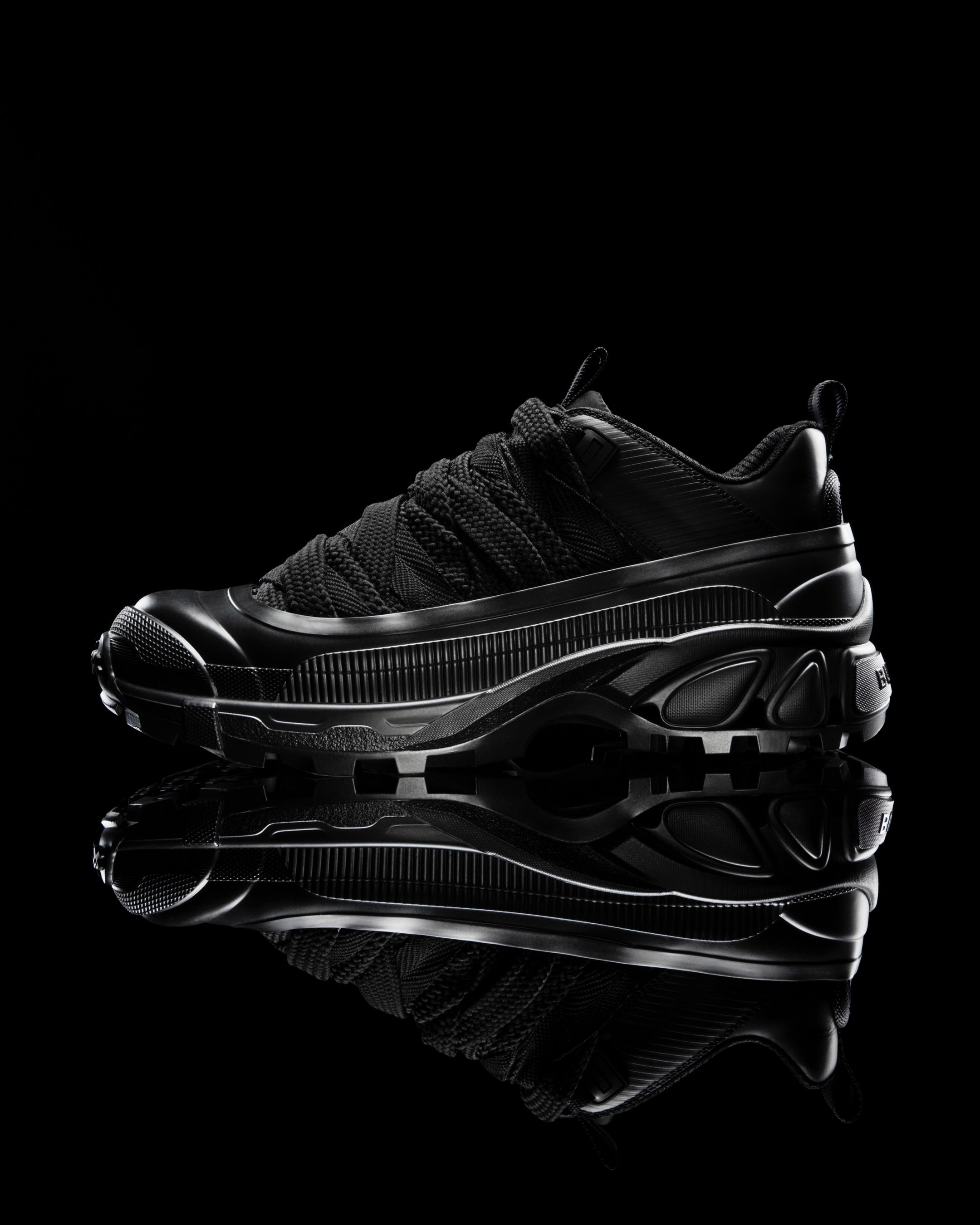 © Courtesy of Burberry／Connor Clinch