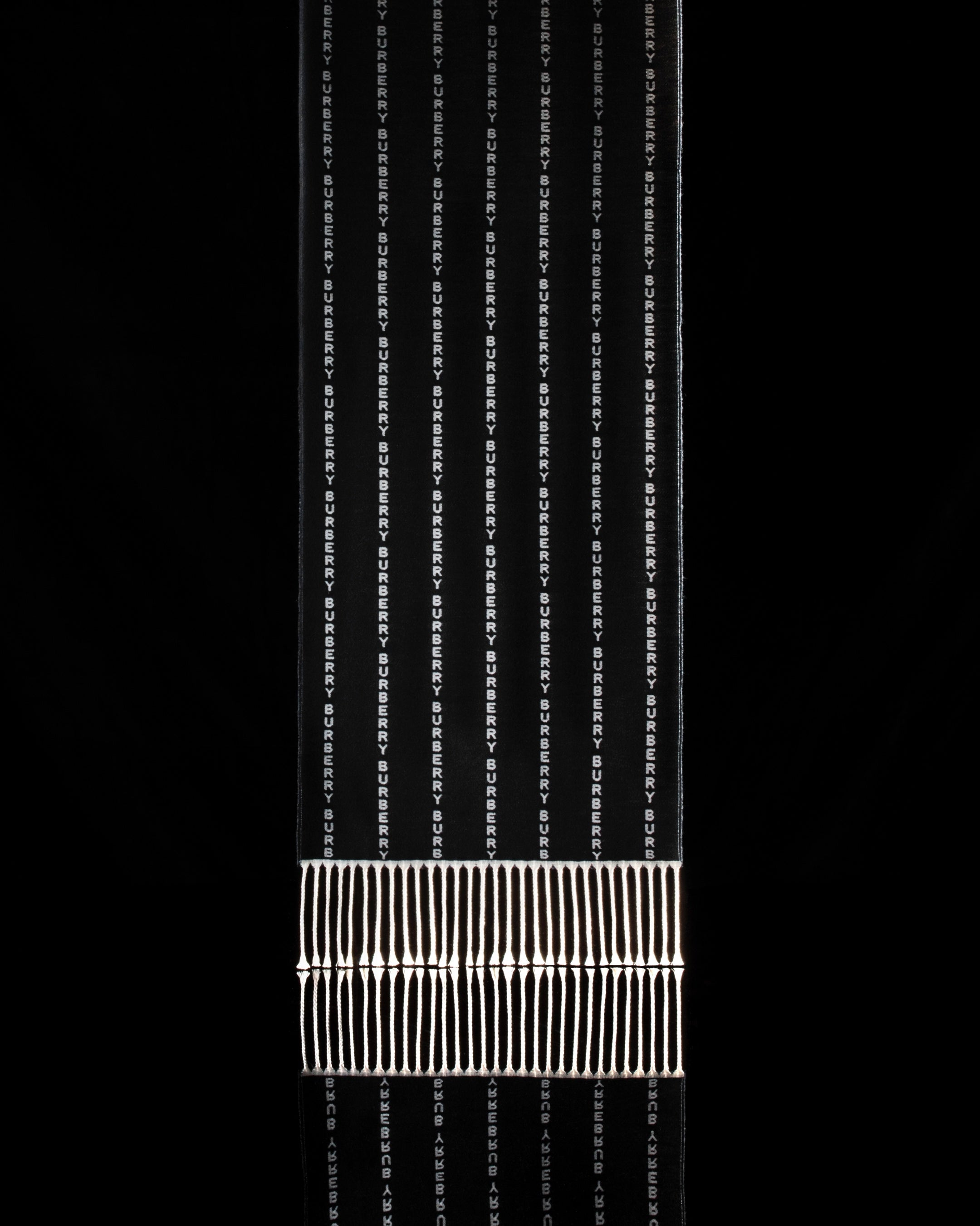 © Courtesy of Burberry／Connor Clinch