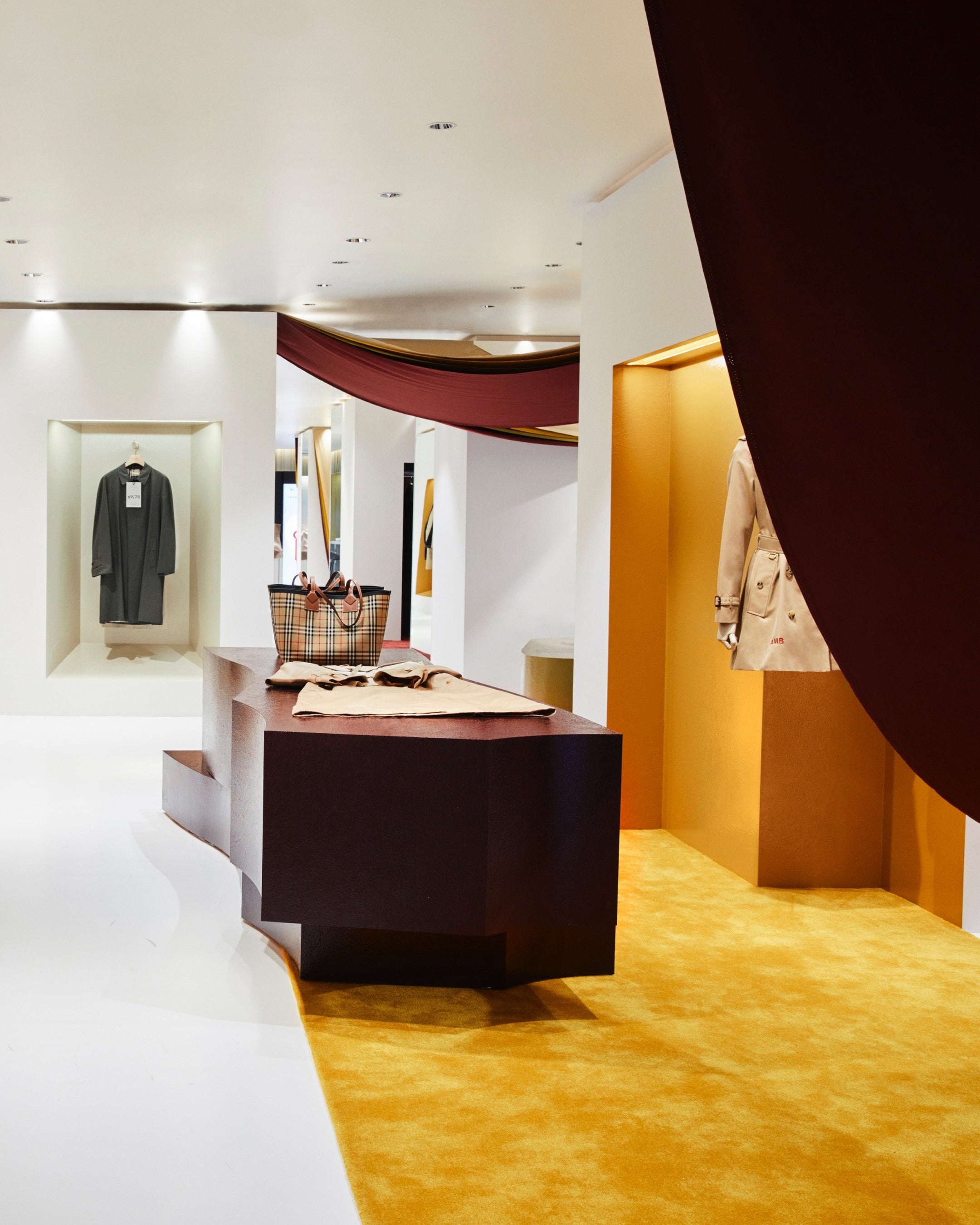 © Courtesy of Burberry