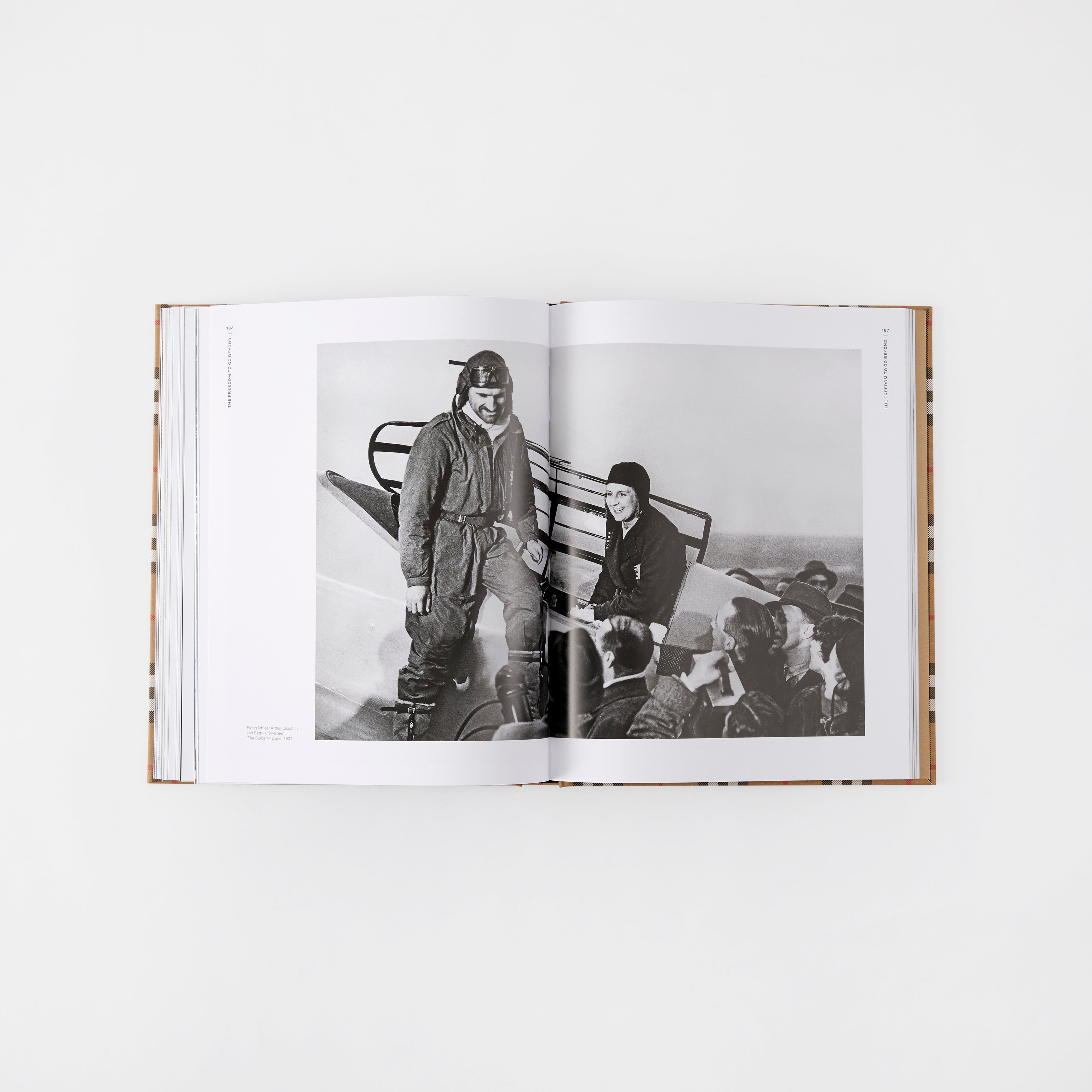 限定 BURBERRY The Burberry Book バーバリー 本 書籍 The Burberry Book | Burberry® Official
