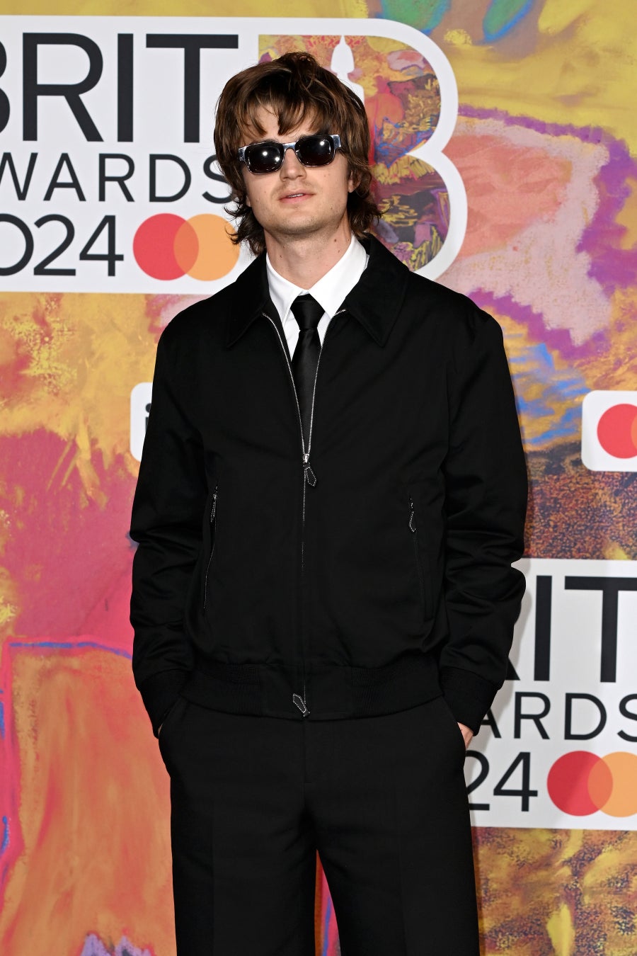 セレブリティがバーバリーを着用!ブリット・アワード2024で注目のスタイルをチェック セレブリティがバーバリーを着用!ブリット・アワード2024で注目のスタイルをチェック