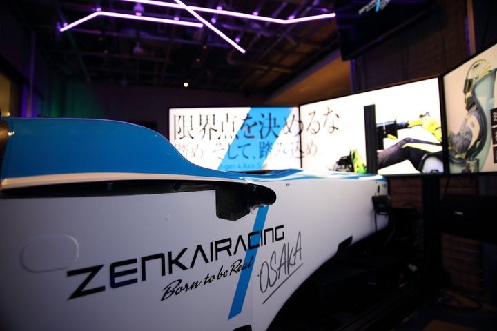 ヒルトン大阪で開催!リアルなレーシング体験イベント【4/1-7】SF14モノコックシミュレーターで挑戦! ヒルトン大阪で開催!リアルなレーシング体験イベント【4/1-7】SF14モノコックシミュレーターで挑戦!