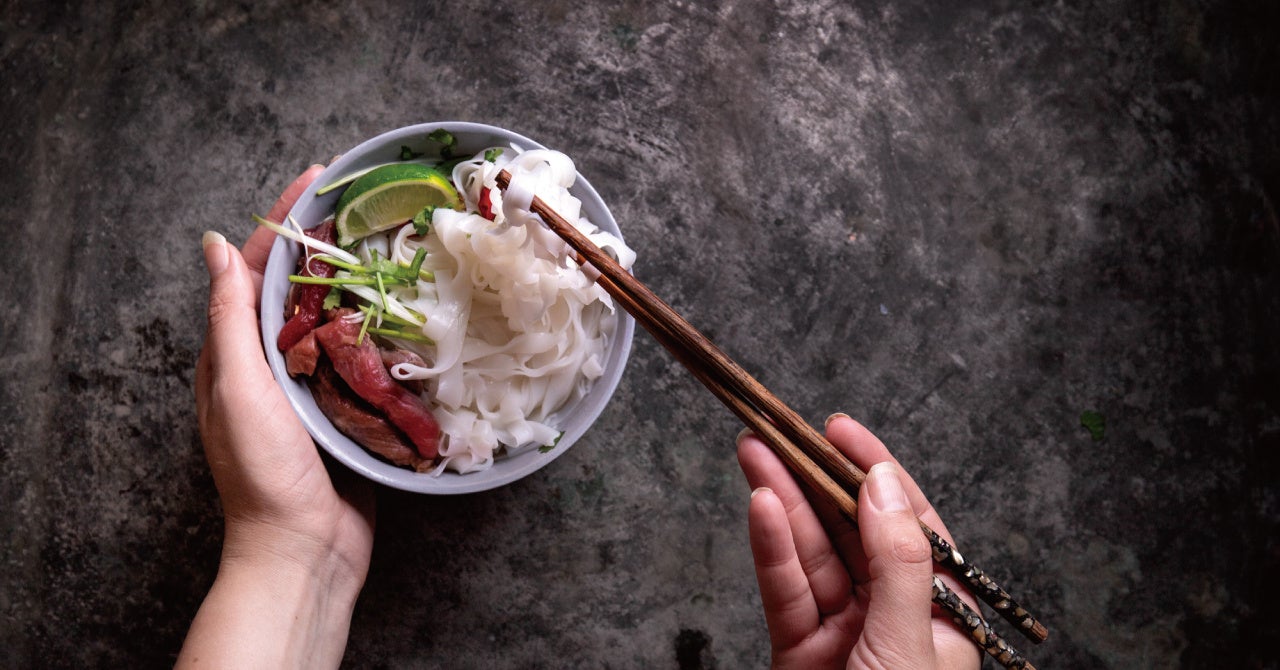 自宅に居ながら アジア2カ国を食べ歩き気分 ベトナム料理 フォー でシメる 進化系お取り寄せ もつ鍋 を 2月21日 月 より全国発売 株式会社アミュゼホールディングスのプレスリリース 自宅に居ながら アジア2カ国を食べ歩き気分 ベトナム料理 フォー でシメる 進化系お取り寄せ もつ鍋 を 2月21日 月 より全国発売 株式会社アミュゼホールディングスのプレスリリース