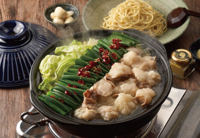 画像：TAKUNABE 秘伝醤油味の牛もつ鍋