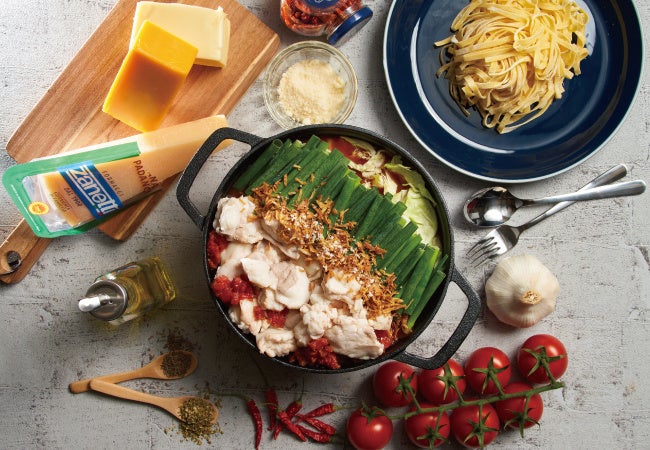 画像：TAKUNABE チリトマト味の牛もつ鍋