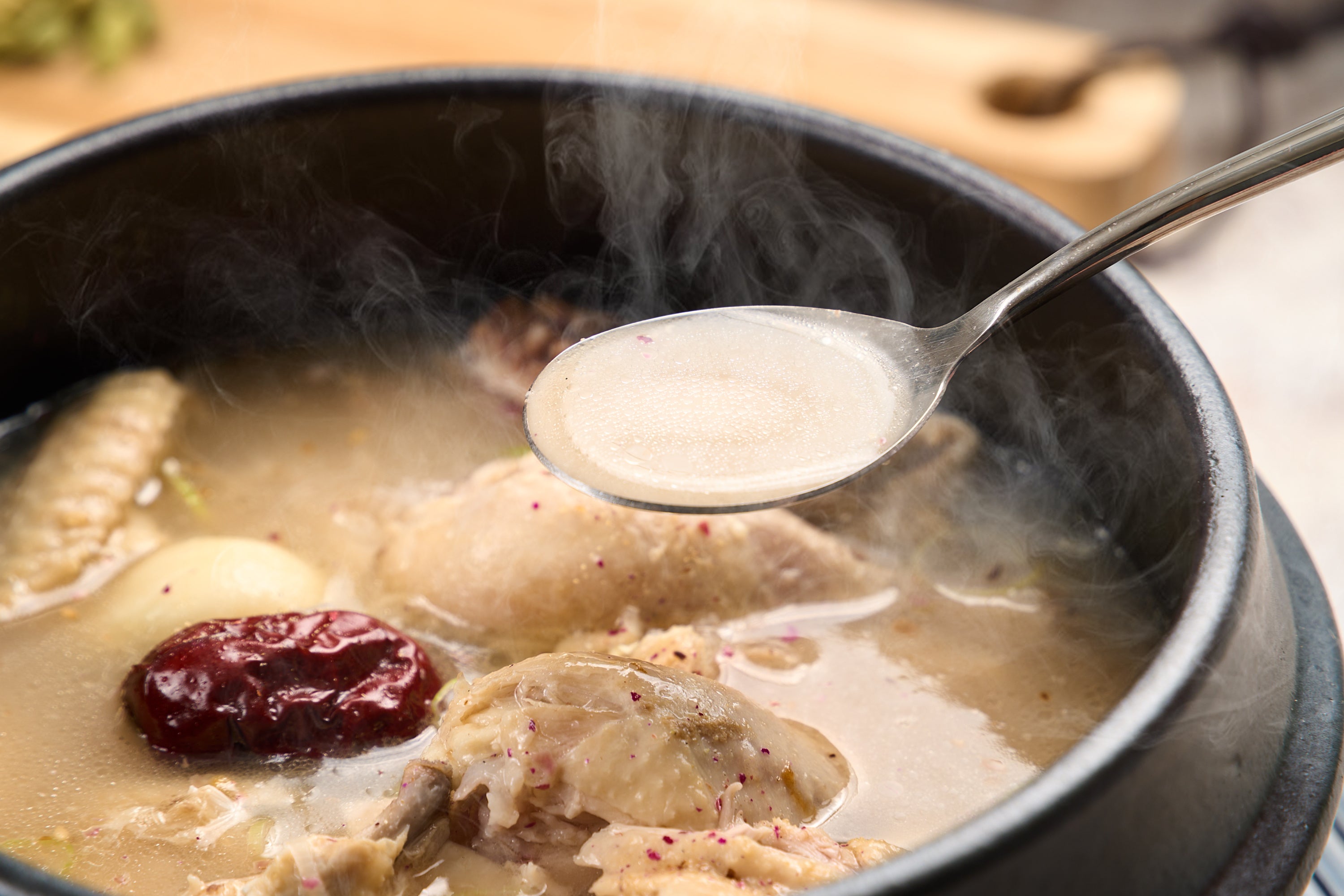 画像：苦味のない特製漢方スープ