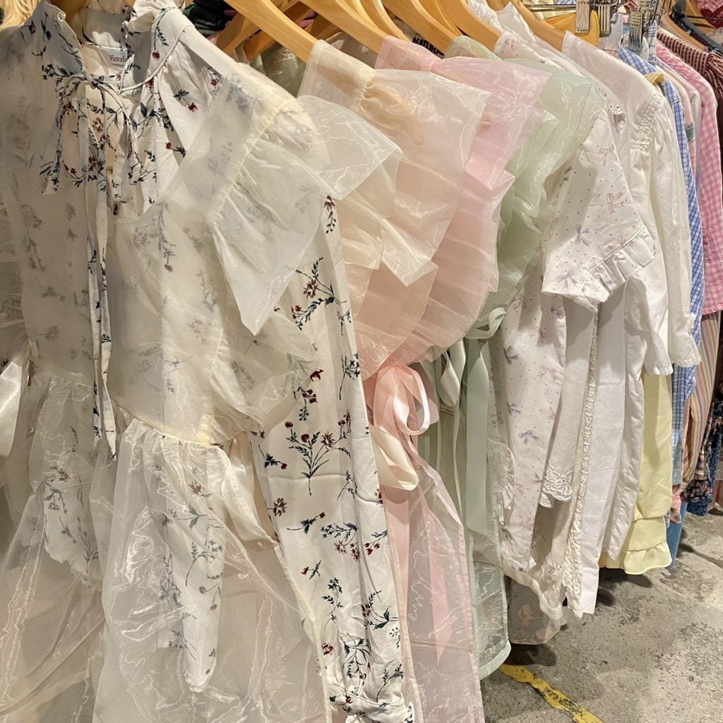 Eluluオリジナルのオーガンジーエプロン