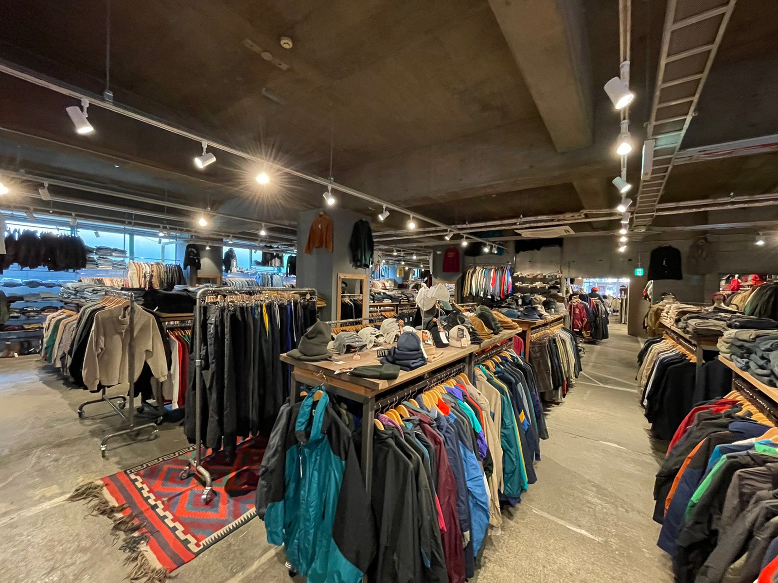 アメ村 国内最大級の取扱点数を誇る古着屋が大阪 アメリカ村に2店舗同時オープン 株式会社jam Tradingのプレスリリース アメ村 国内最大級の取扱点数を誇る古着屋が大阪 アメリカ村に2店舗同時オープン 株式会社jam Tradingのプレスリリース