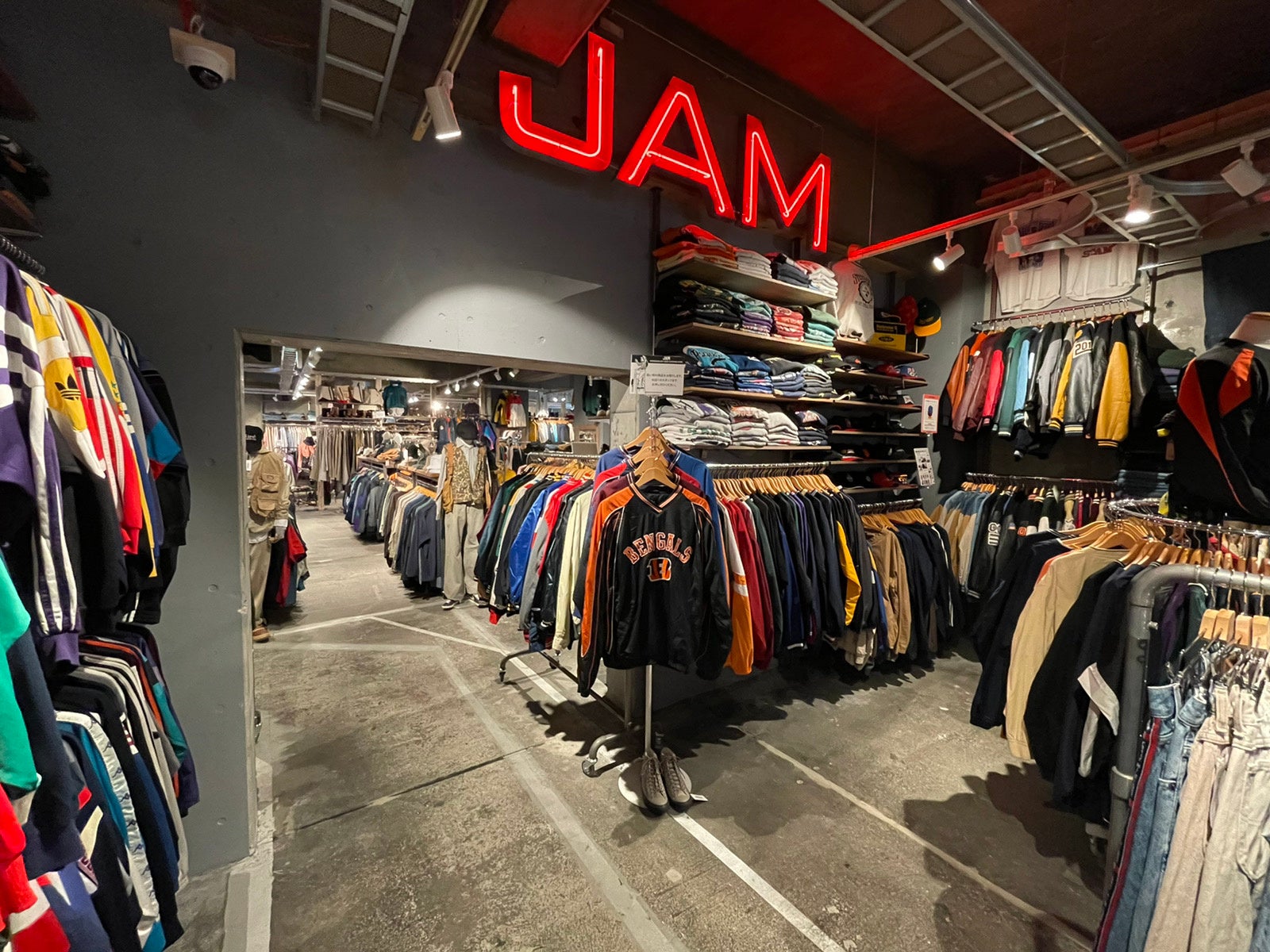 アメ村 国内最大級の取扱点数を誇る古着屋が大阪 アメリカ村に2店舗同時オープン 株式会社jam Tradingのプレスリリース アメ村 国内最大級の取扱点数を誇る古着屋が大阪 アメリカ村に2店舗同時オープン 株式会社jam Tradingのプレスリリース