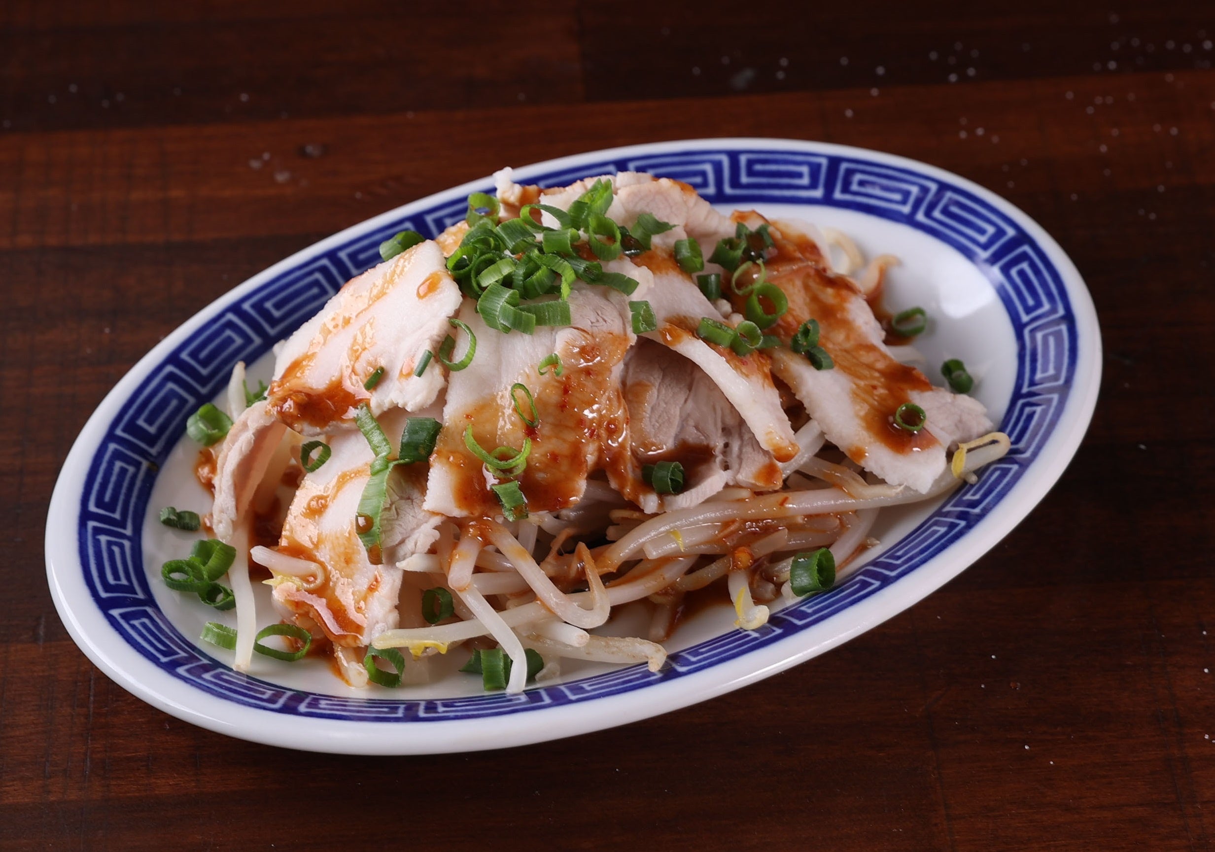 ゆで豚ピリ辛胡麻ソース