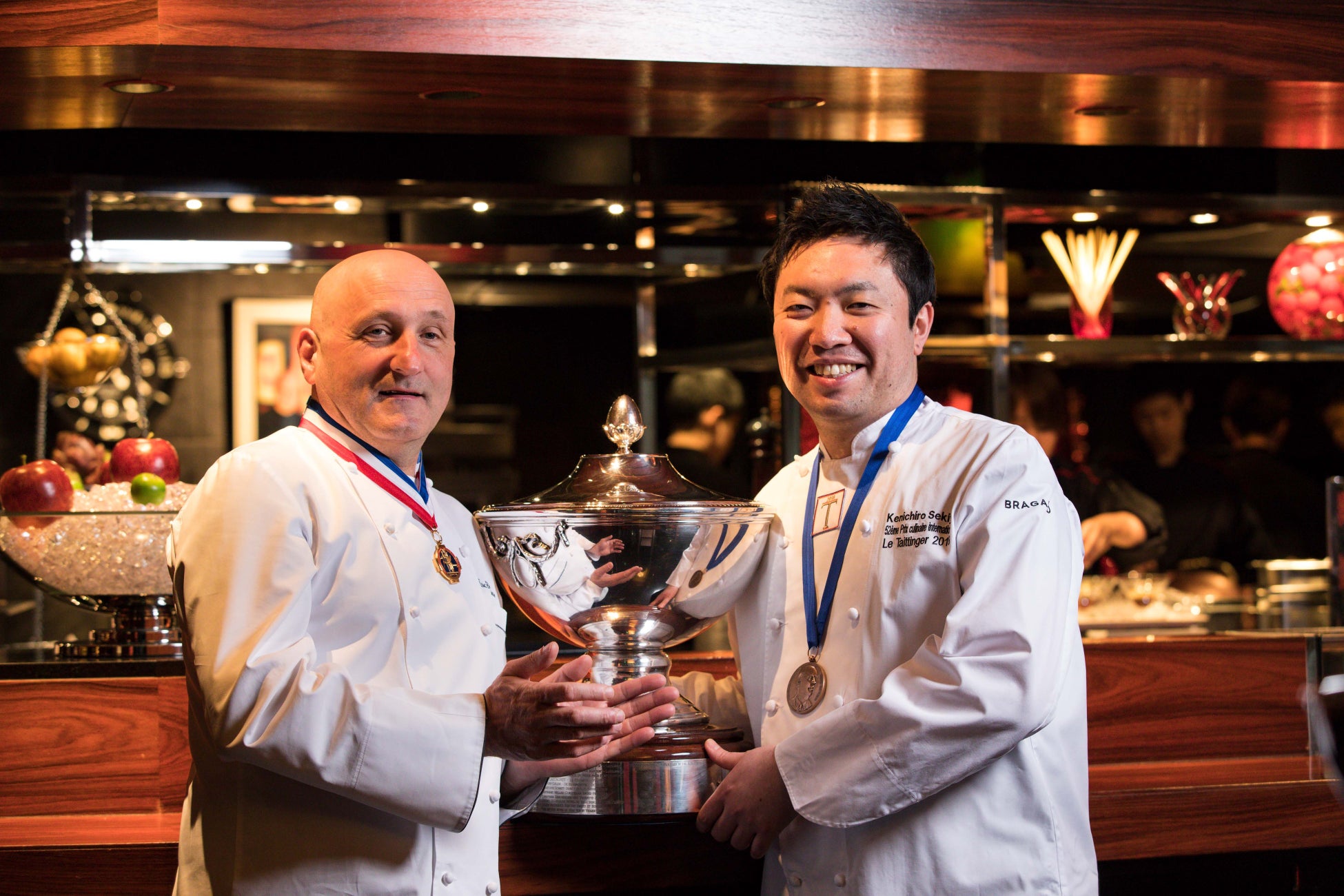 左:エリック・ブシュノワール氏 右:関谷 健一朗