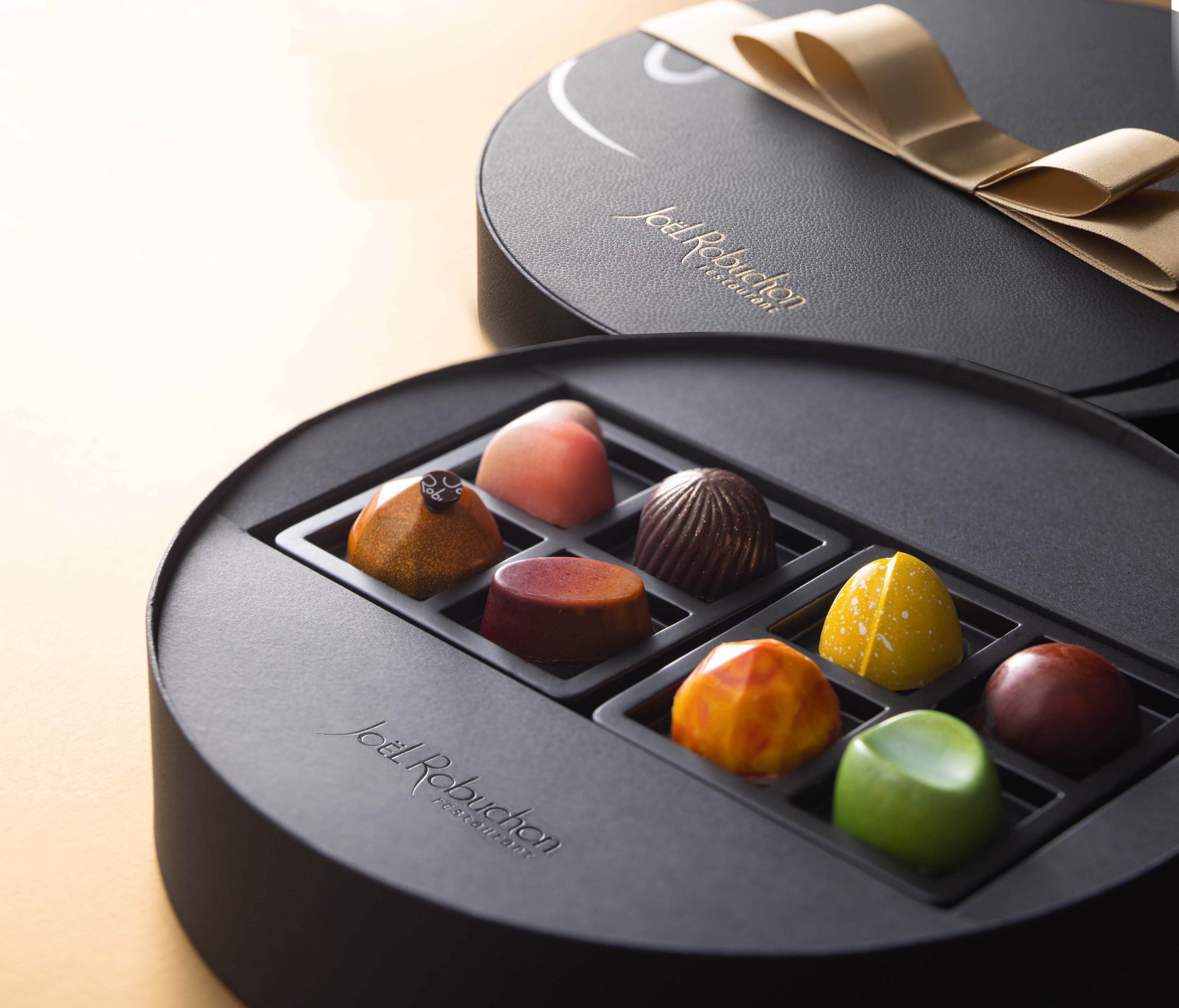 ジョエル・ロブションが贈るバレンタイン限定ショコラ 公式オンライン