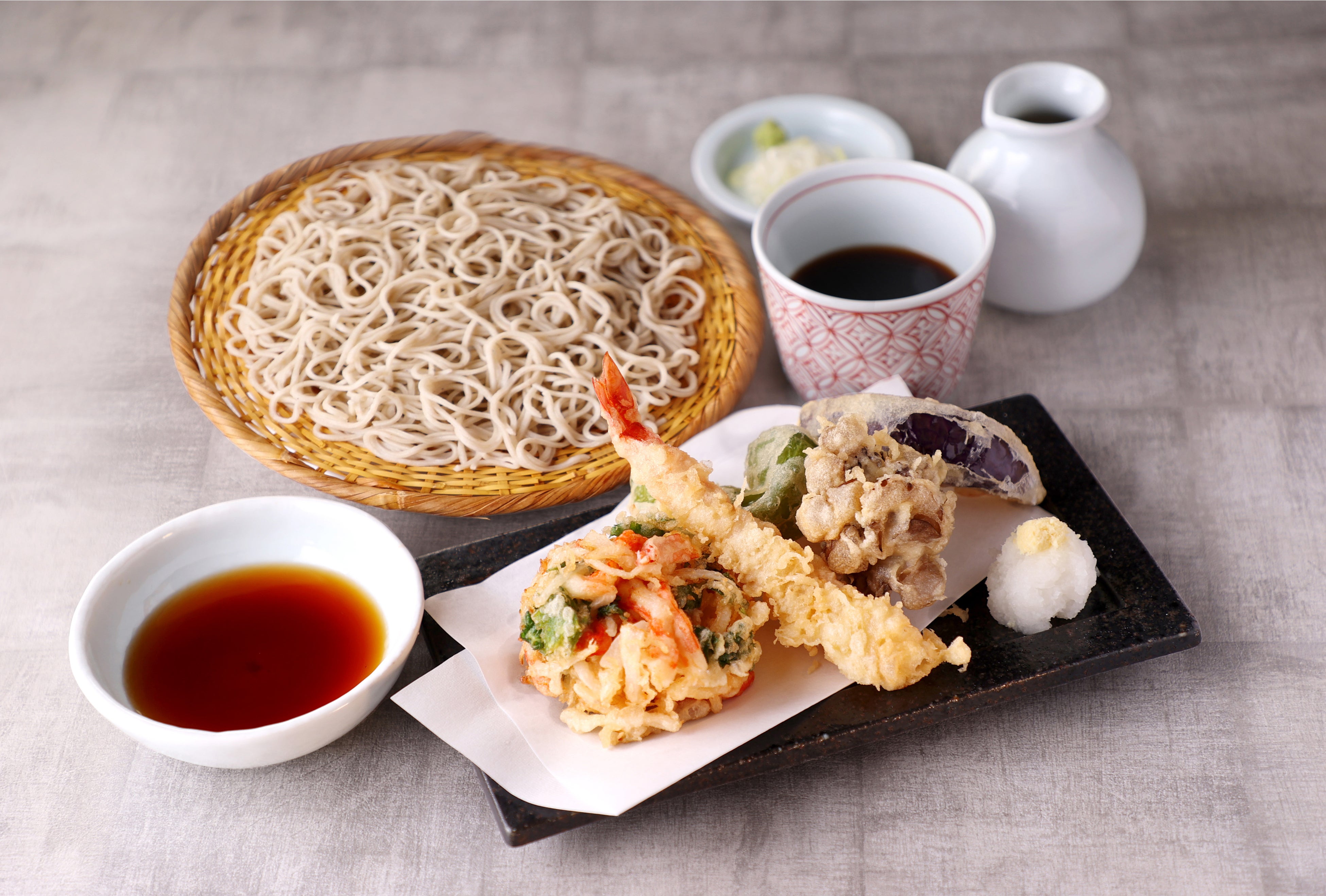 ＜季節限定＞桜海老のかき揚げと季節野菜の天もり蕎麦