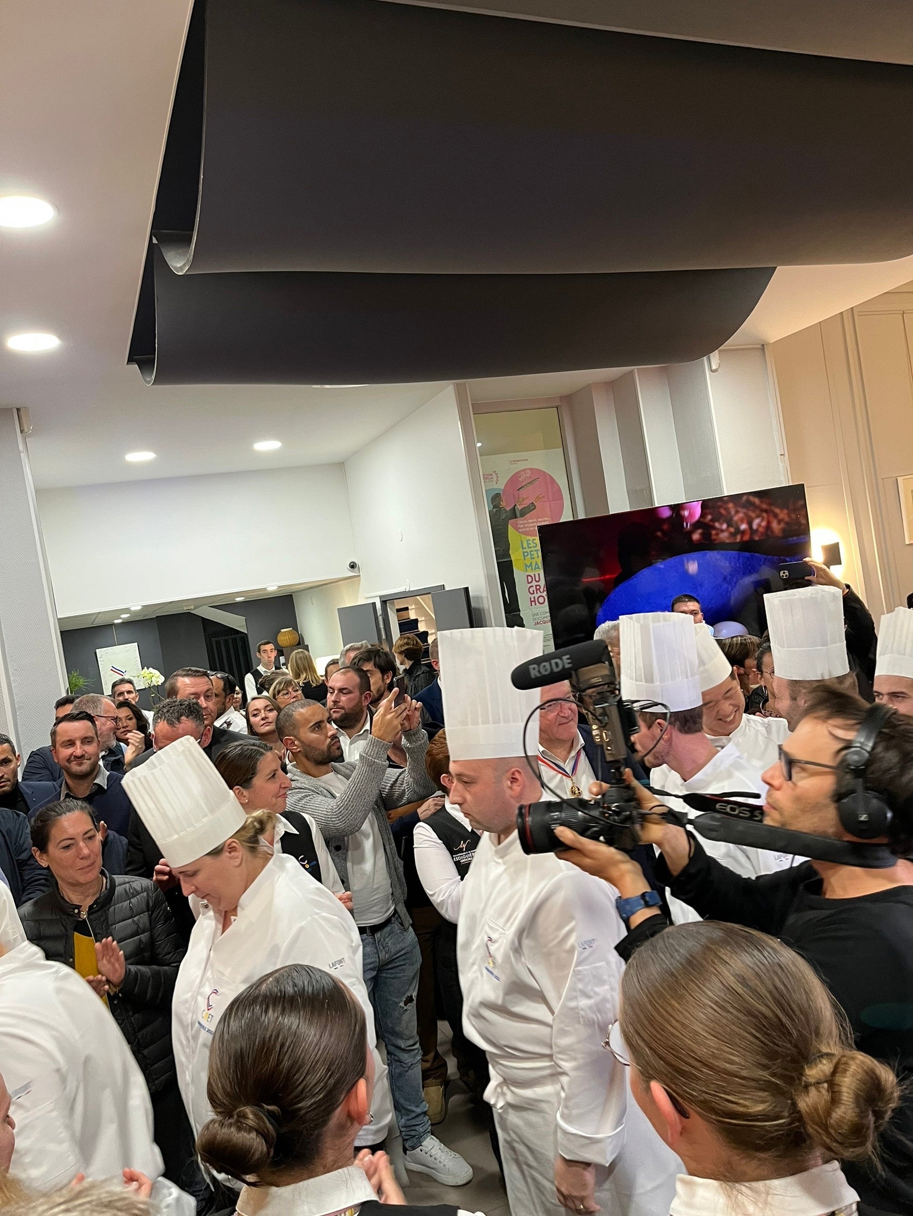 30名のファイナリストが入場