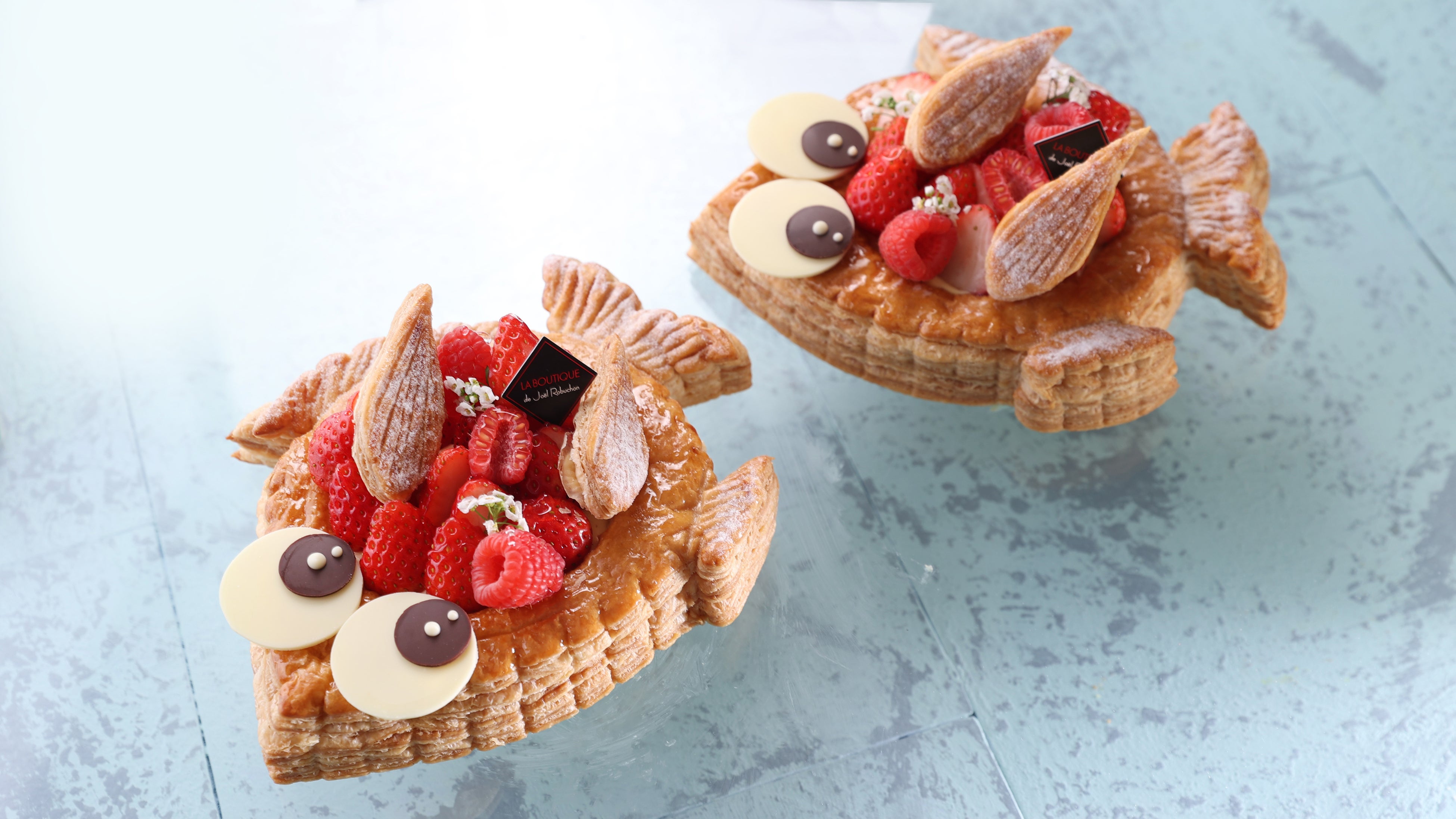 エイプリルフールはフランス流に！魚形パイ「ポワソン ダブリル フレーズ ～苺のパイ～」が登場