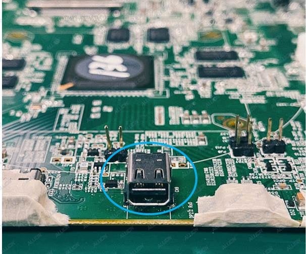 図2：VESA新世代Enhanced mDP コネクタ