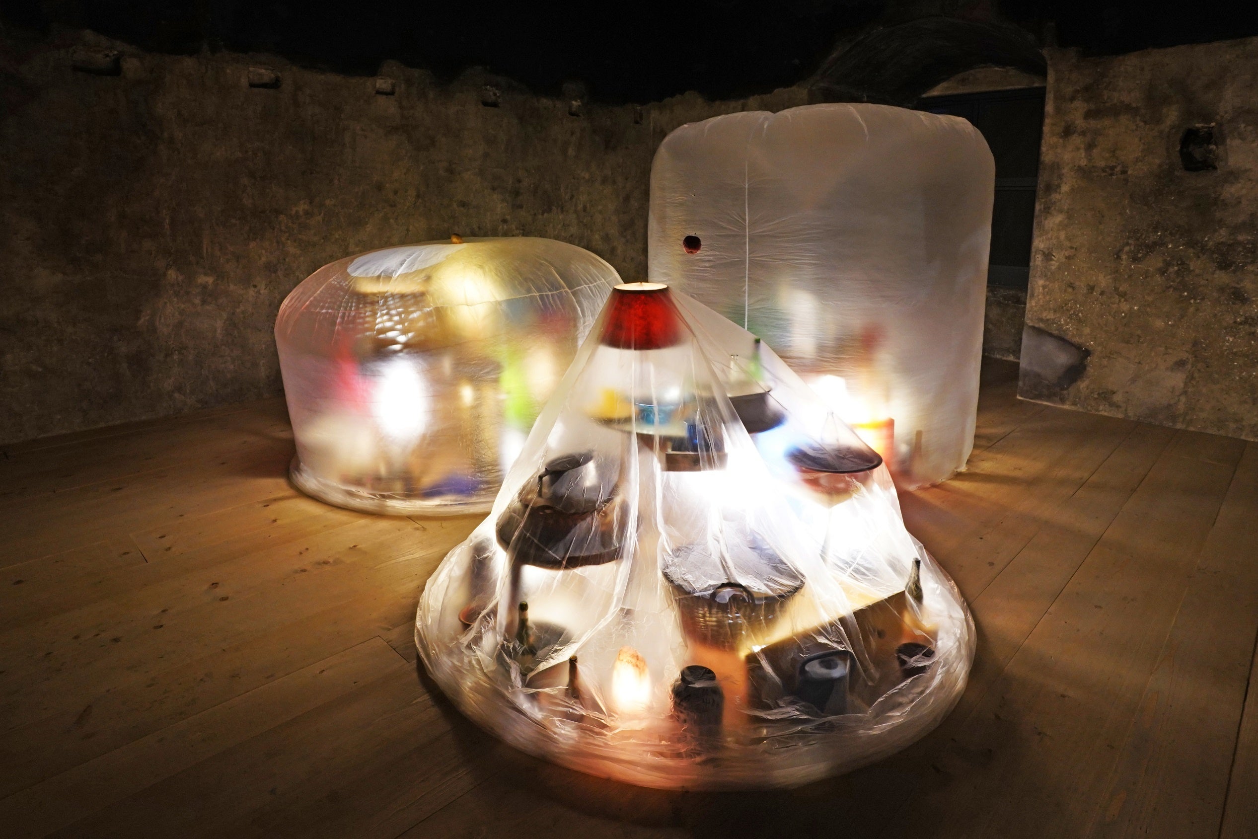 大西康明《distance between presence and absence Werdenberg》2023年