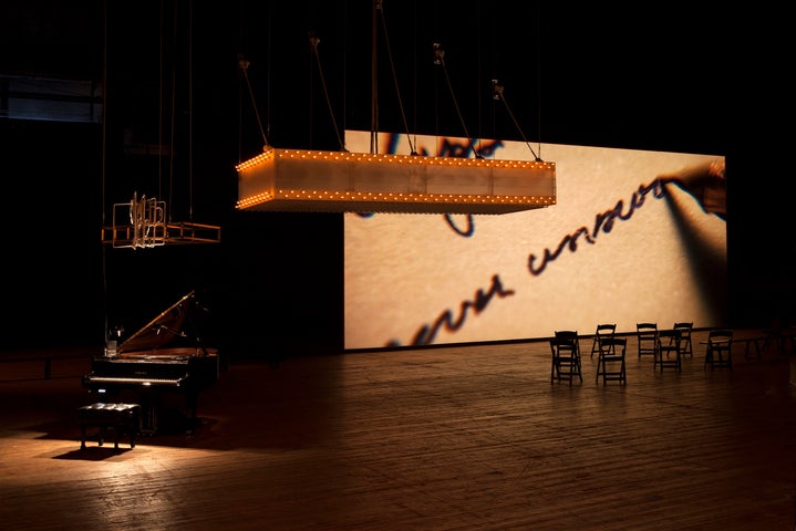 フィリップ・パレーノの幻想的な世界が箱根に登場!2024年ポーラ美術館で開催 フィリップ・パレーノの幻想的な世界が箱根に登場!2024年ポーラ美術館で開催