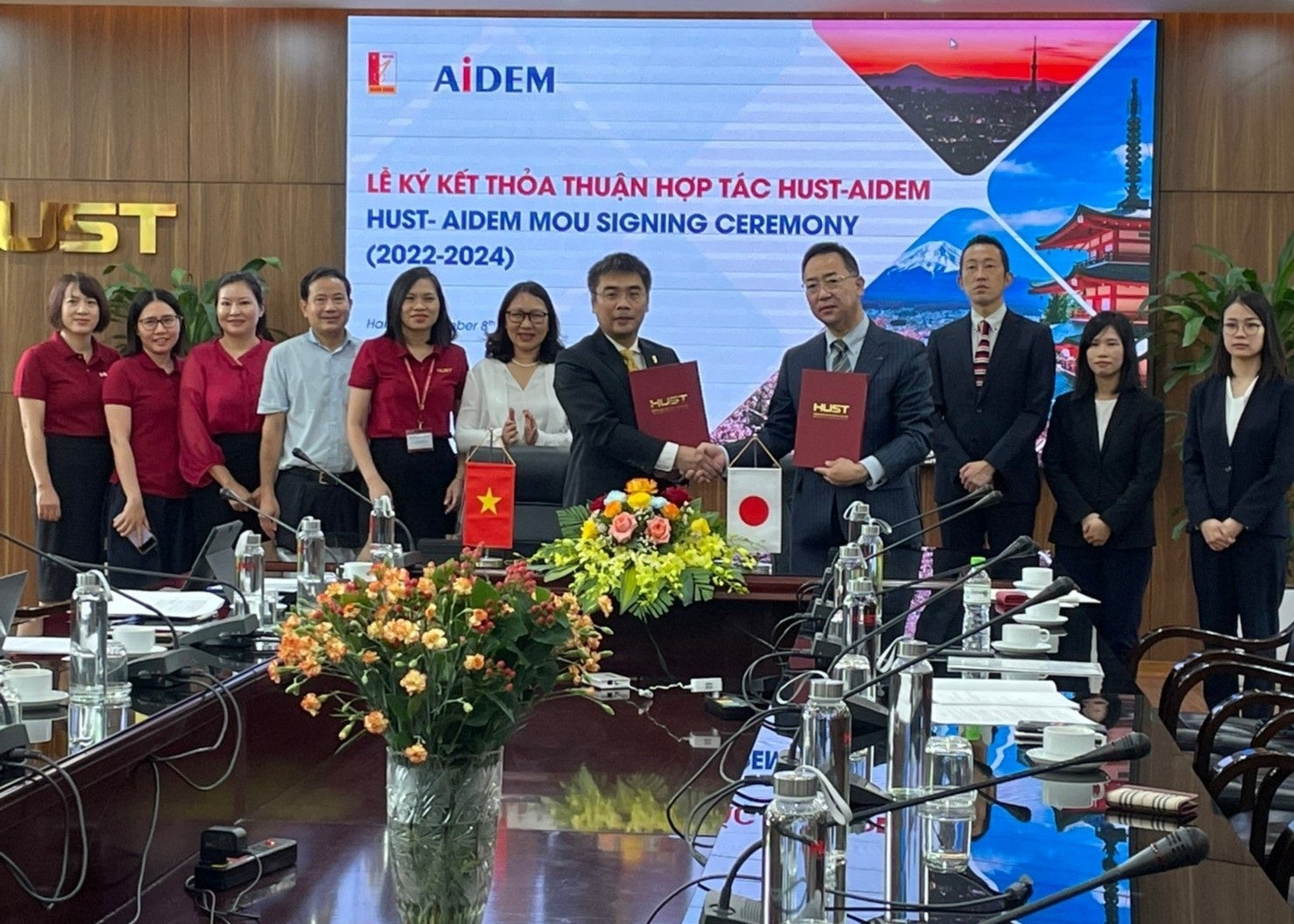 ハノイ工科大アイデム共同教育プログラム調印式