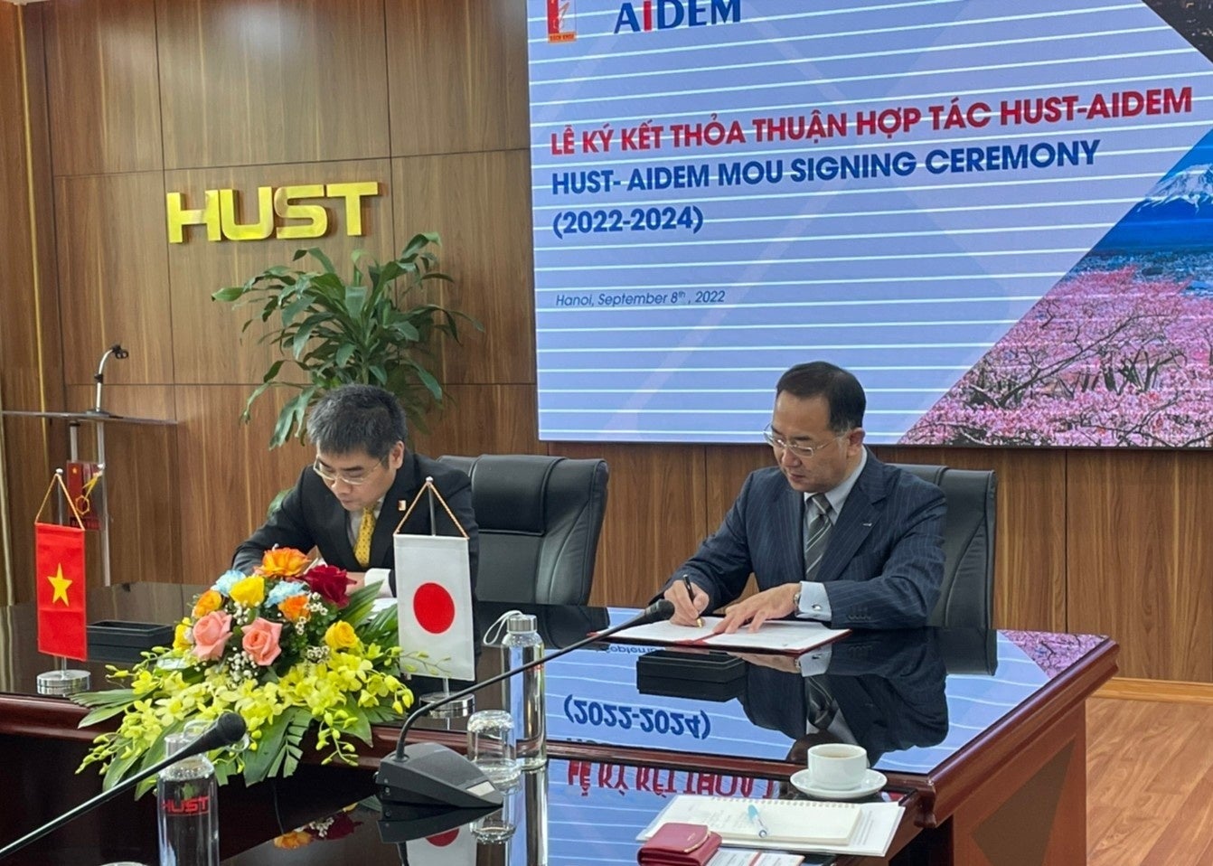  ハノイ工科大アイデム共同教育プログラム調印式