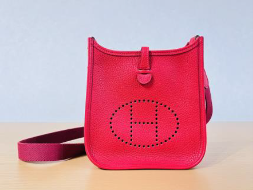 愛用品やインテリアも多数紹介しています