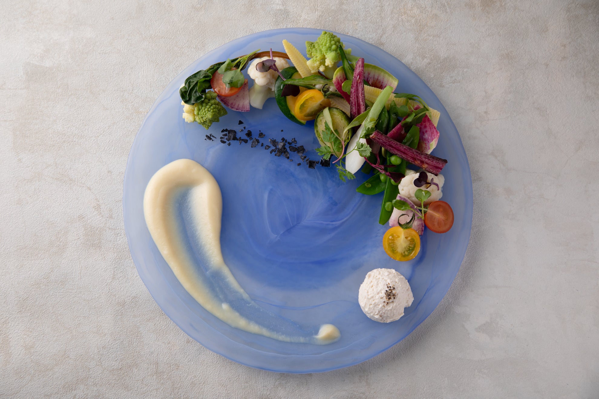 産地直送バーニャカウダ　青森県産ニンニクとアンチョビソース