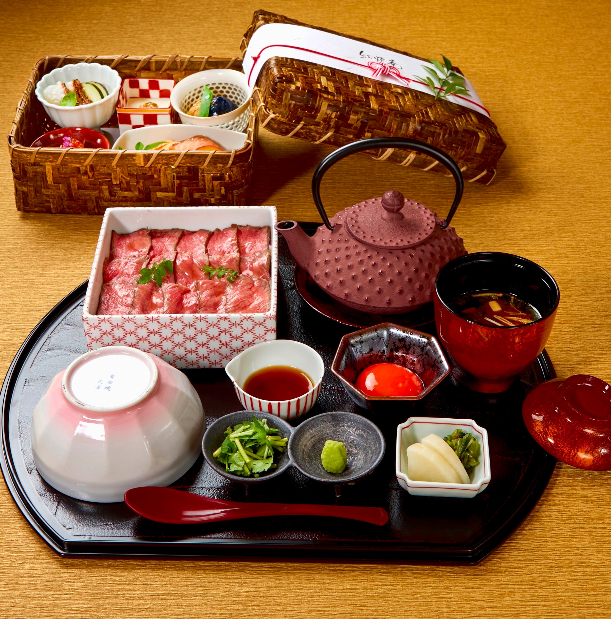 彩り籠盛り膳と黒毛和牛ひつまぶし ランチ