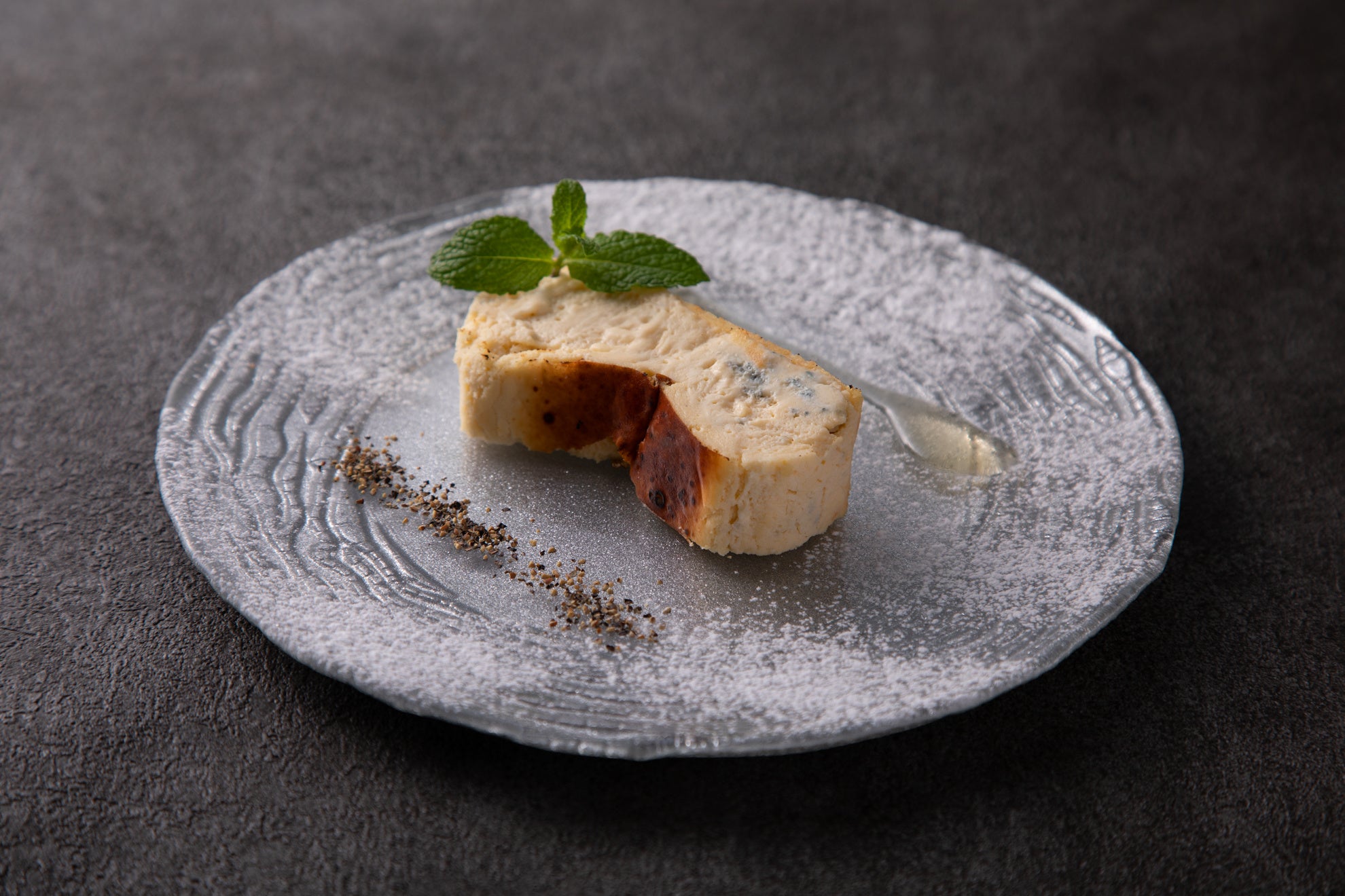 自家製ゴルゴンゾーラの濃厚チーズケーキ　680円（税抜）