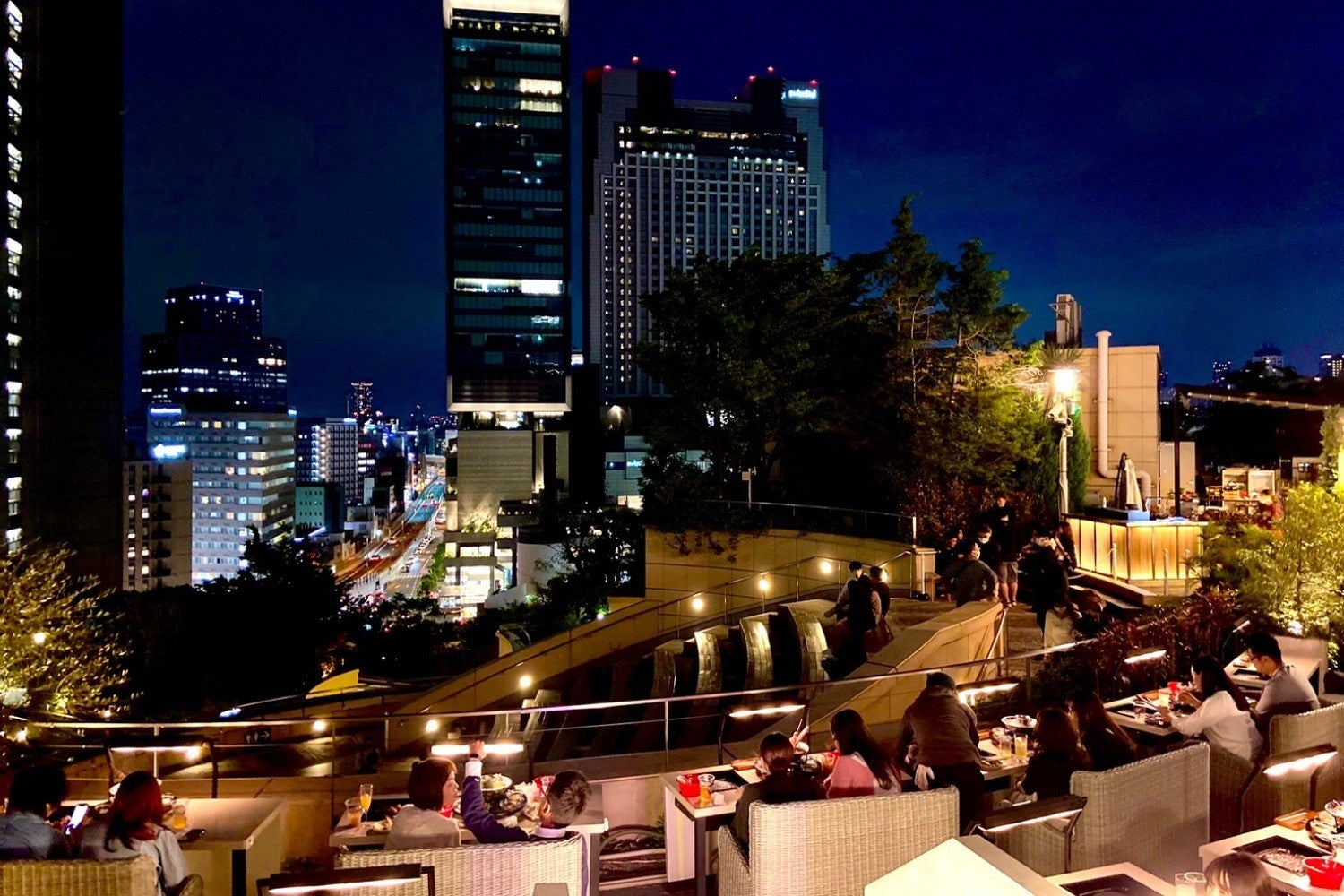 今年も大好評 圧巻の夜景と煌めく星空の都市型bbqビアガーデン ザ ルーフトップ バーベキュー 2名専用カップルシートで夏夜のデートを楽しむ新bbqコースが8月16日 火 よりスタート 株式会社 オペレーションファクトリーのプレスリリース 今年も大好評 圧巻の夜景と煌めく星空の都市型bbqビアガーデン ザ ルーフトップ バーベキュー 2名専用カップルシートで夏夜のデートを楽しむ新bbqコースが8月16日 火 よりスタート 株式会社 オペレーションファクトリーのプレスリリース
